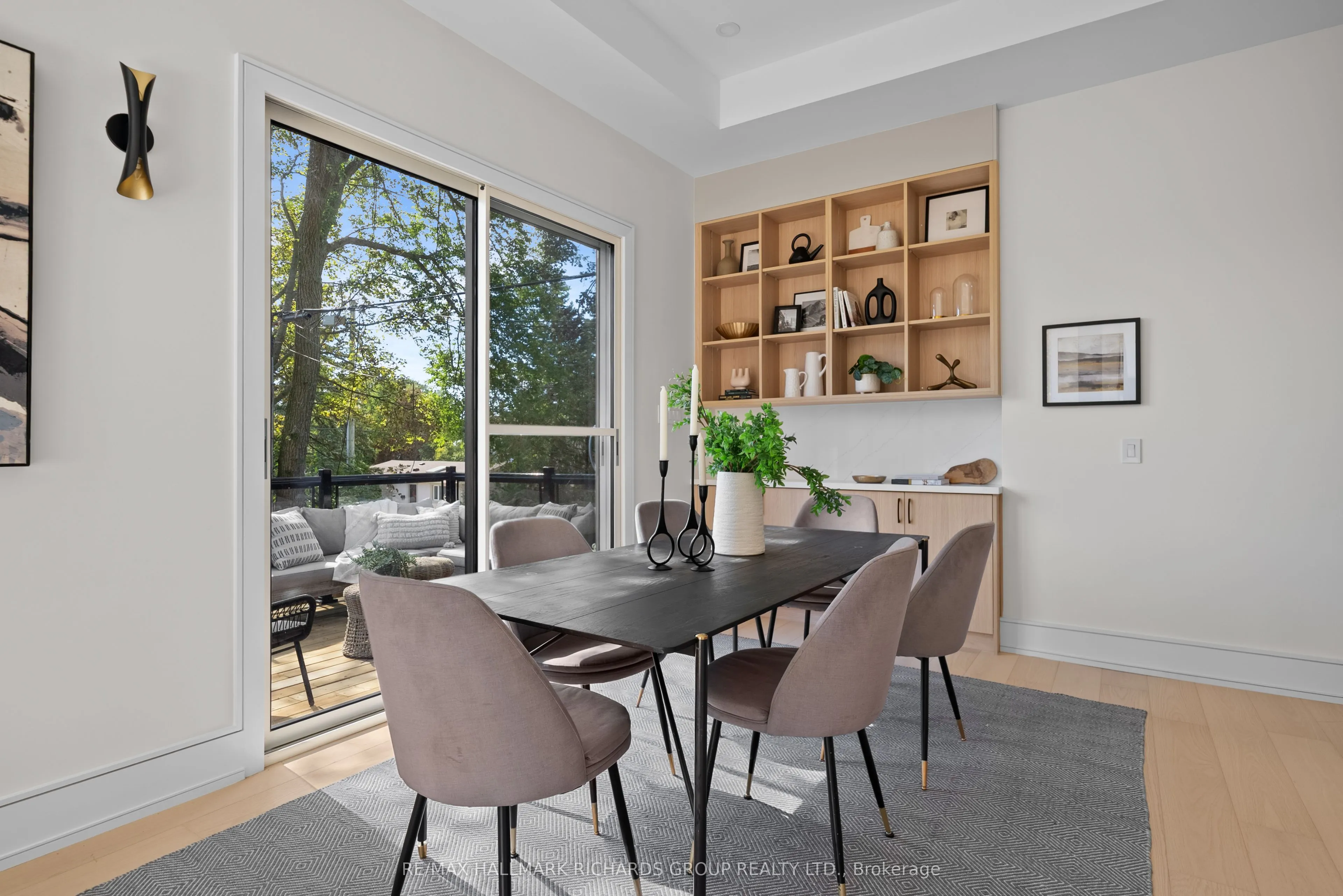 44 Sunnypoint Crescent