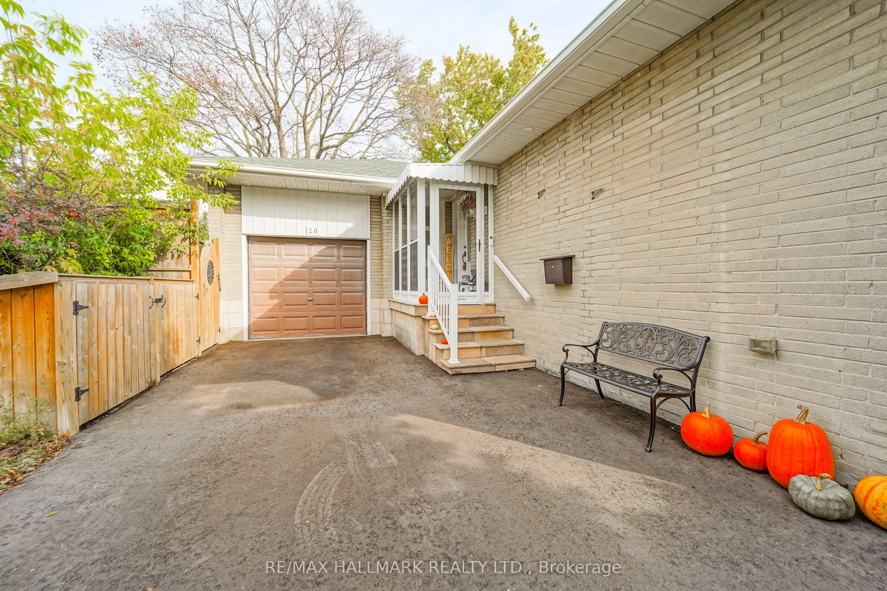 20 Wishing Well Drive