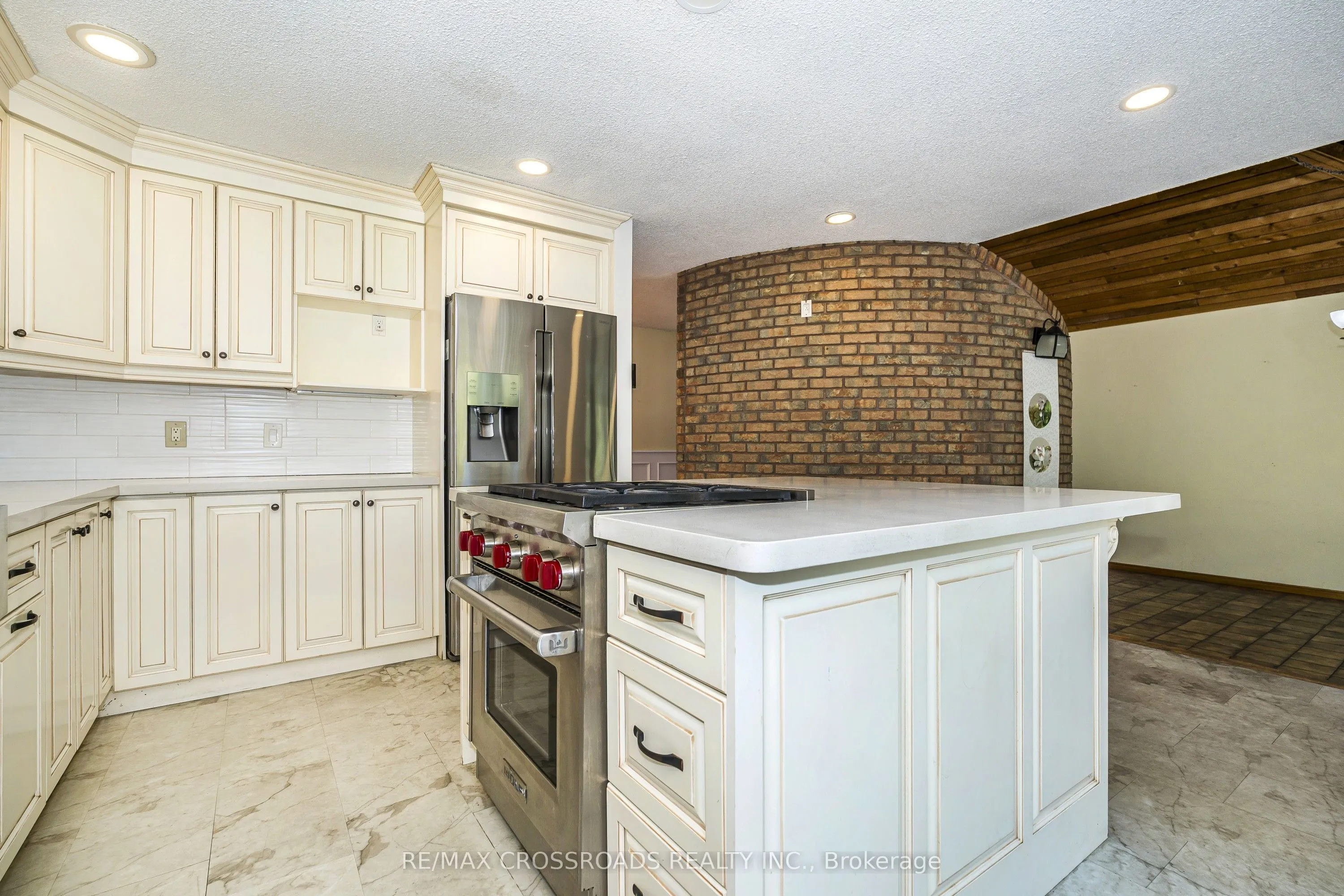 1910 Fairport Road
