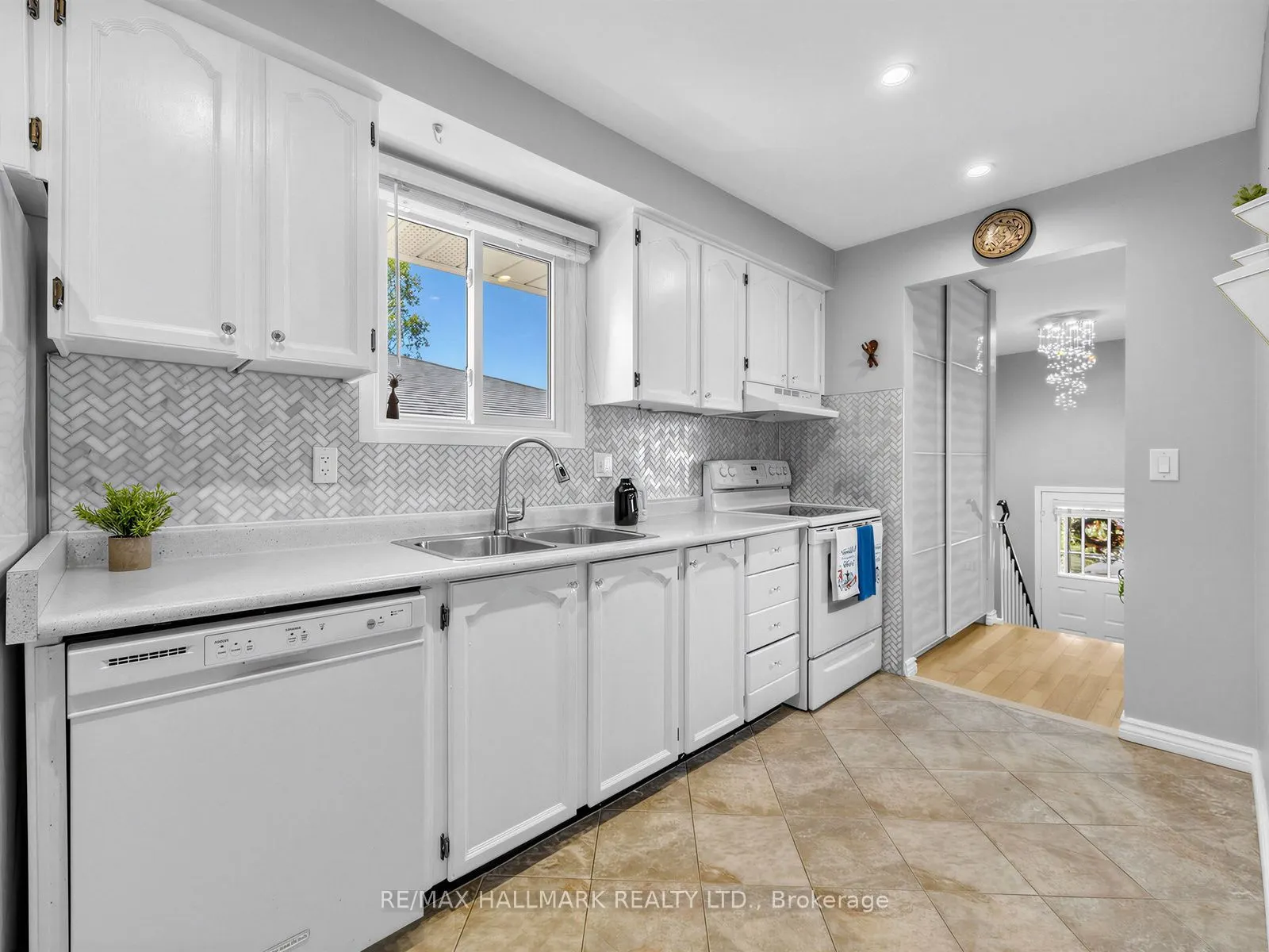 1333 Cherrydown Drive