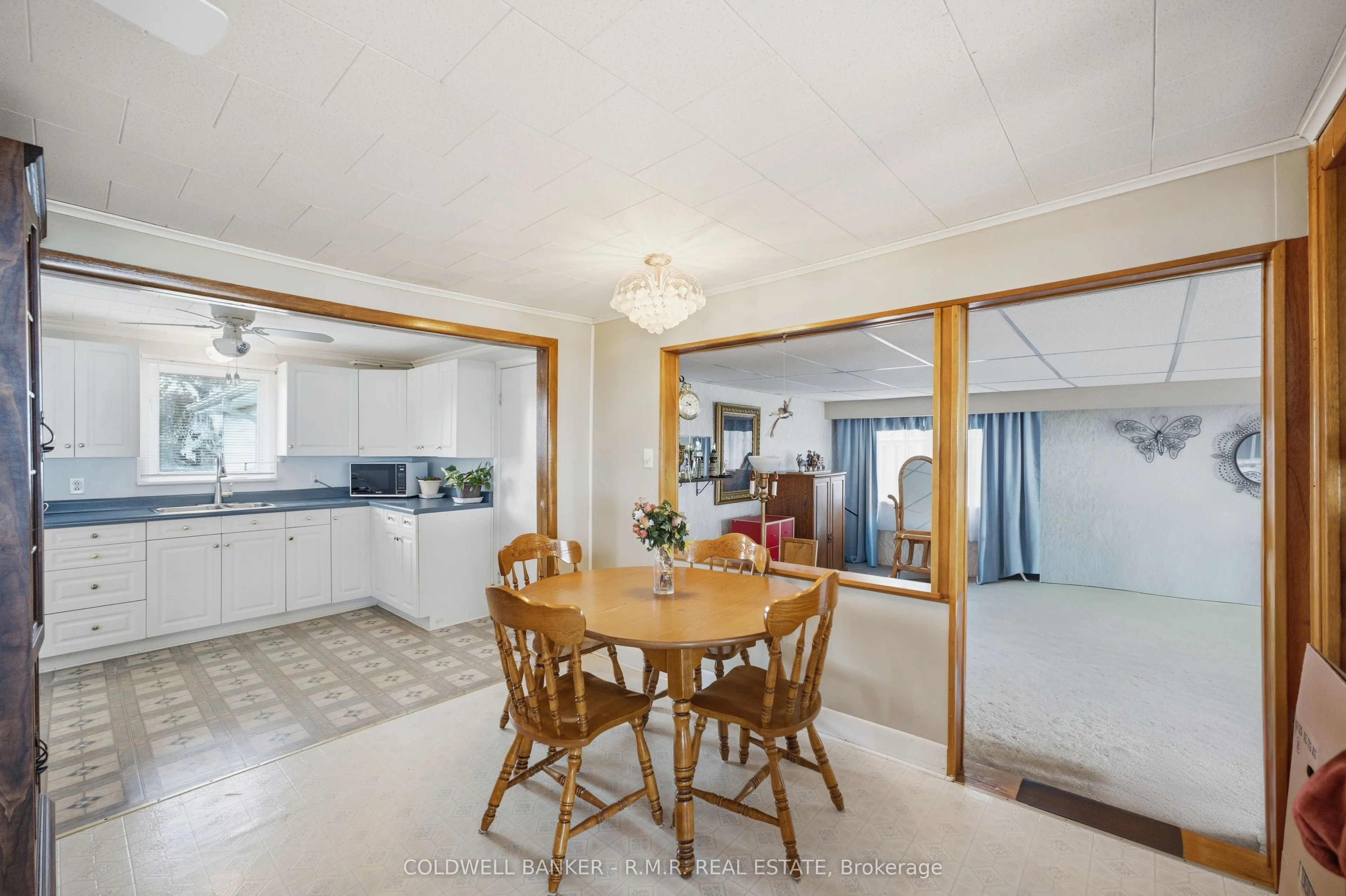 87 Edgewood Crescent