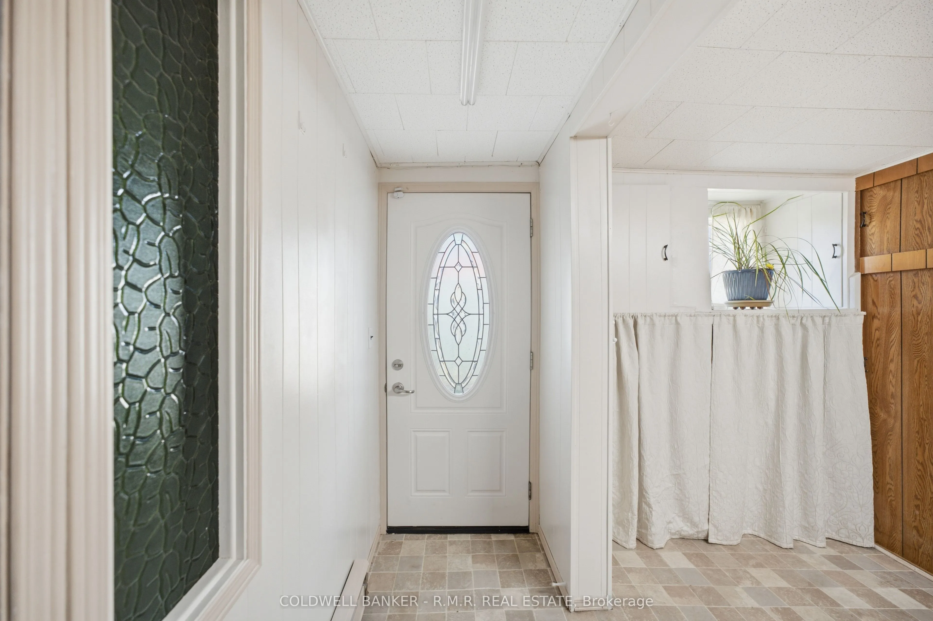 87 Edgewood Crescent