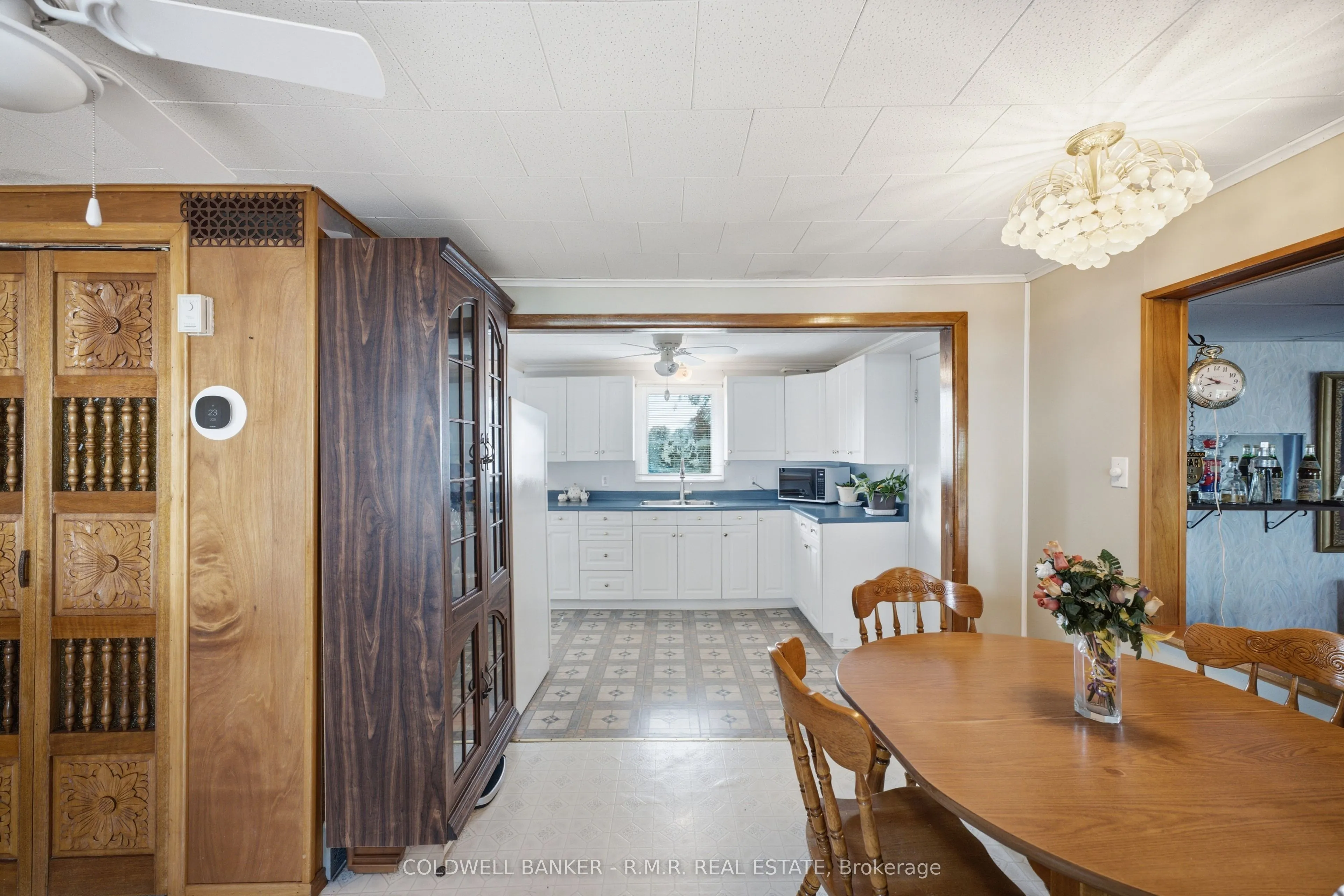 87 Edgewood Crescent