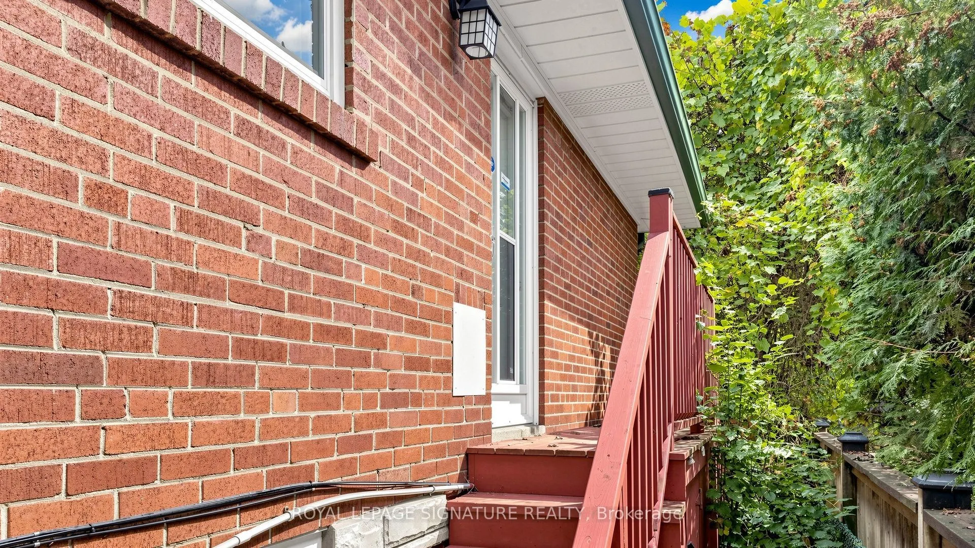 35 Florens Avenue
