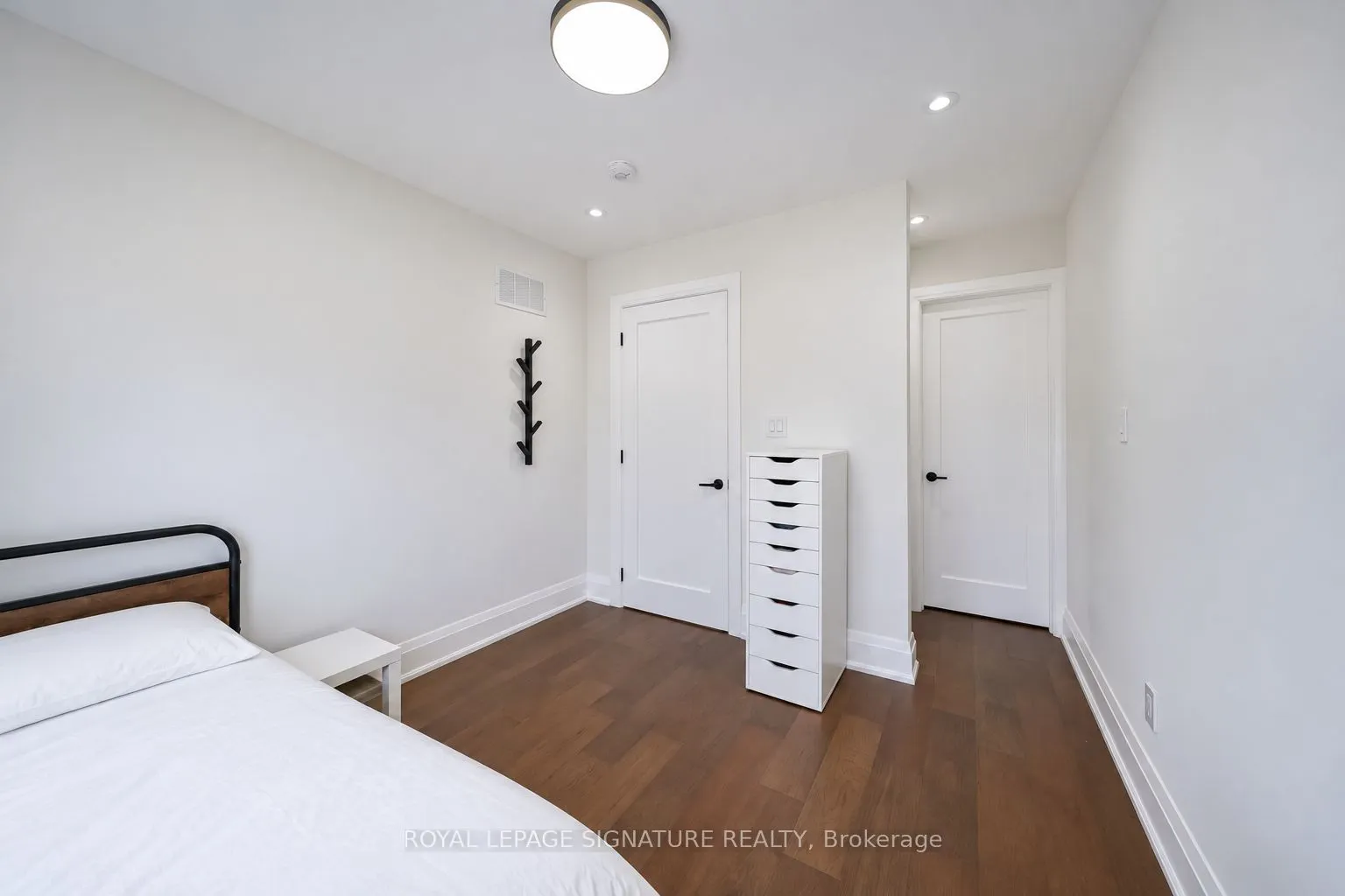 540B Pharmacy Avenue