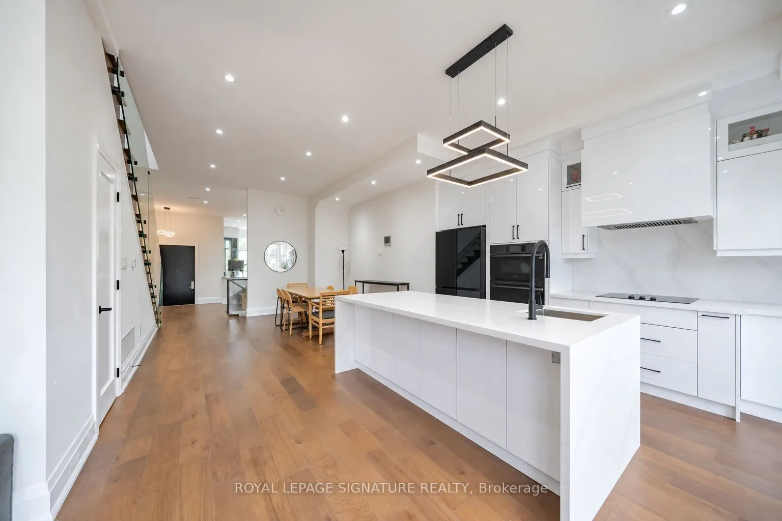 540B Pharmacy Avenue