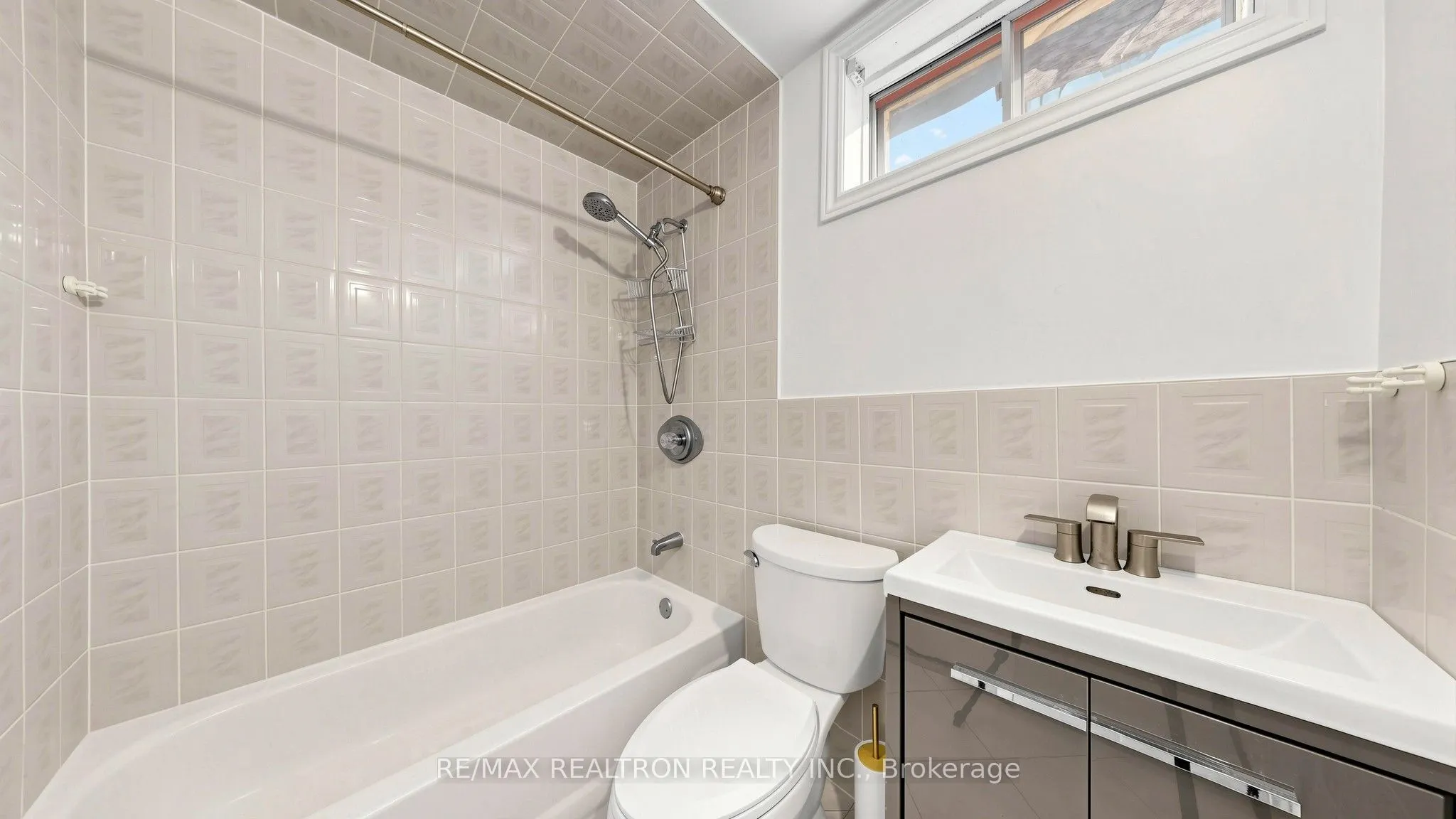 72 Halfmoon Square