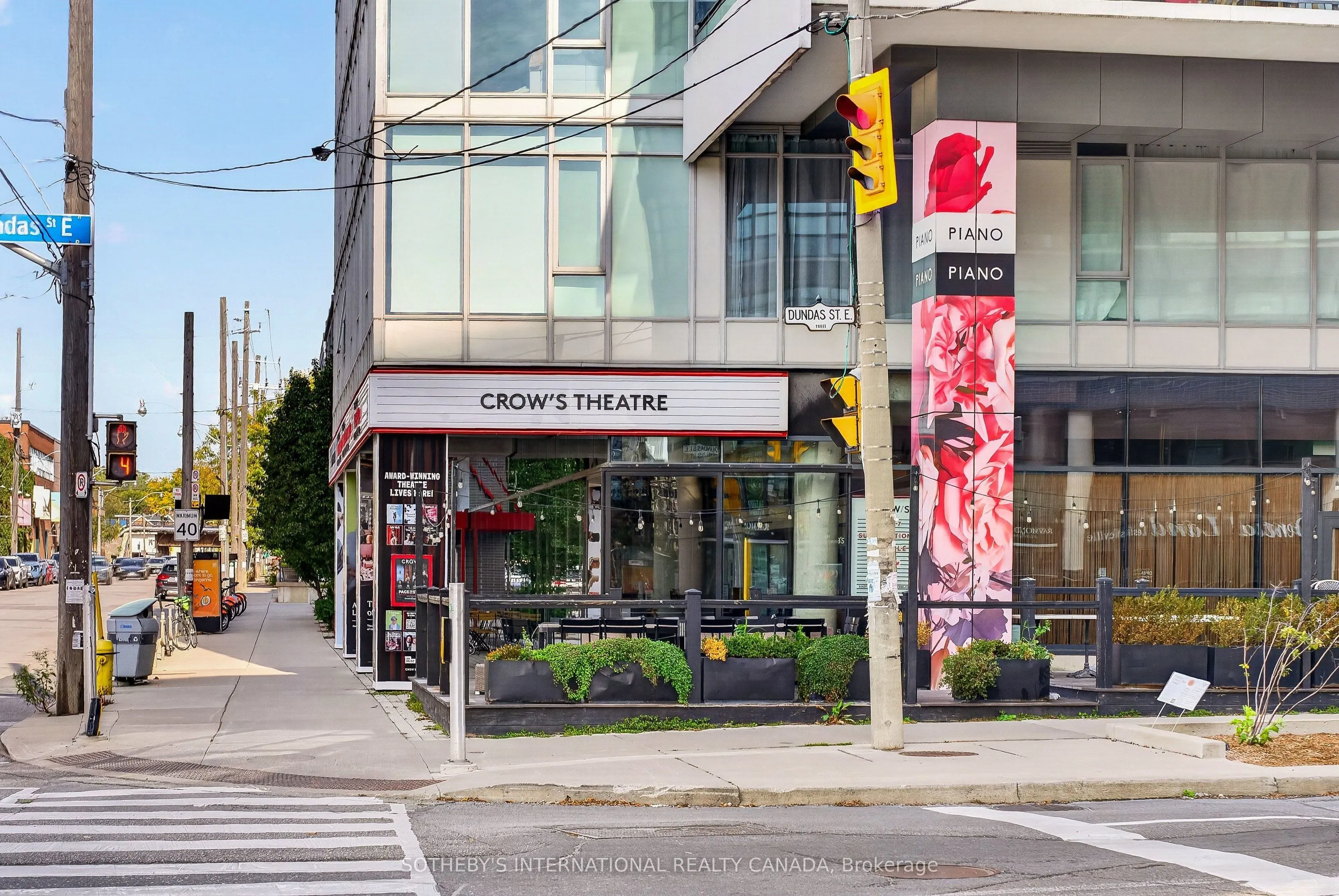 319 Carlaw Avenue #406