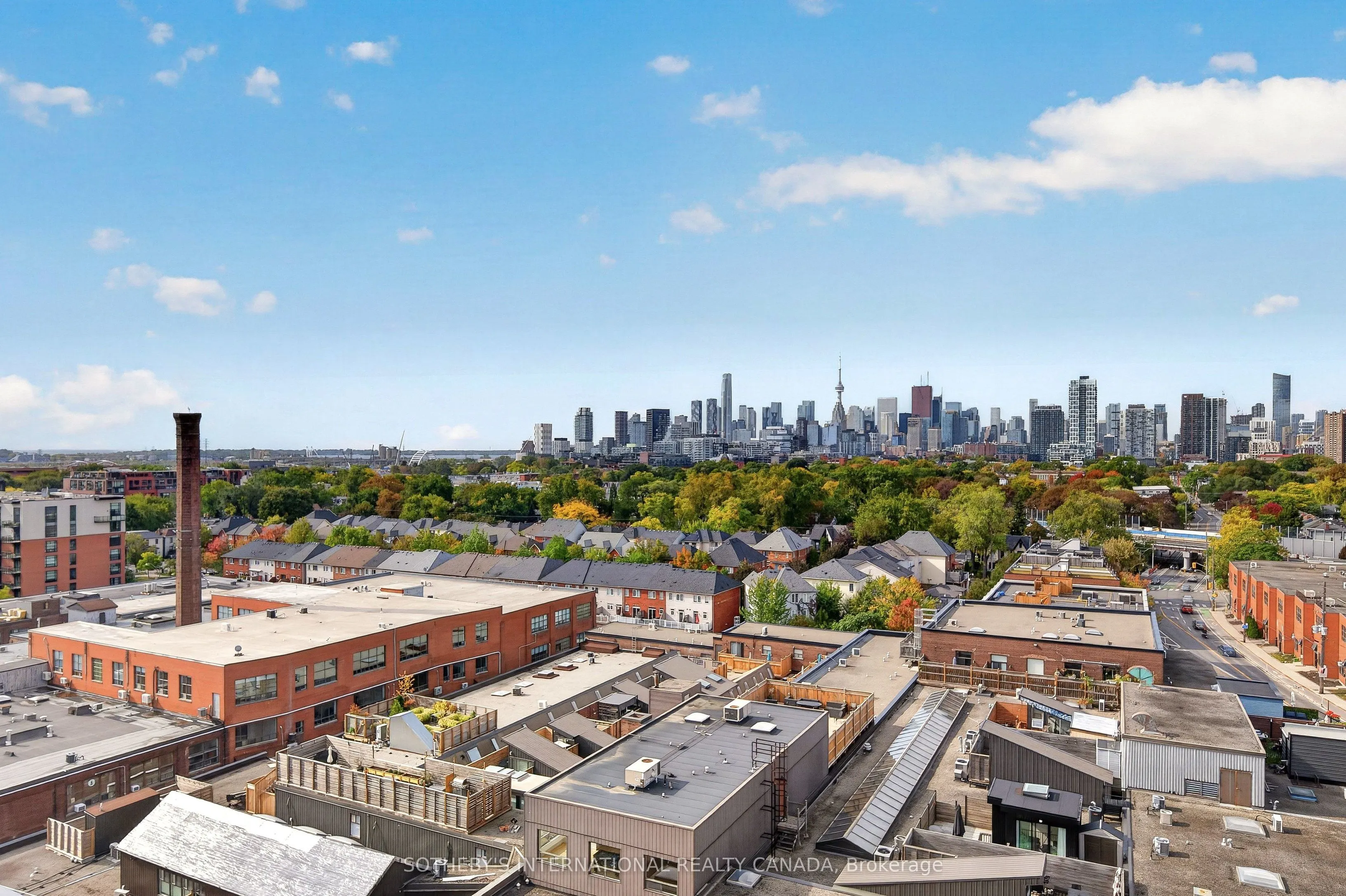 319 Carlaw Avenue #406