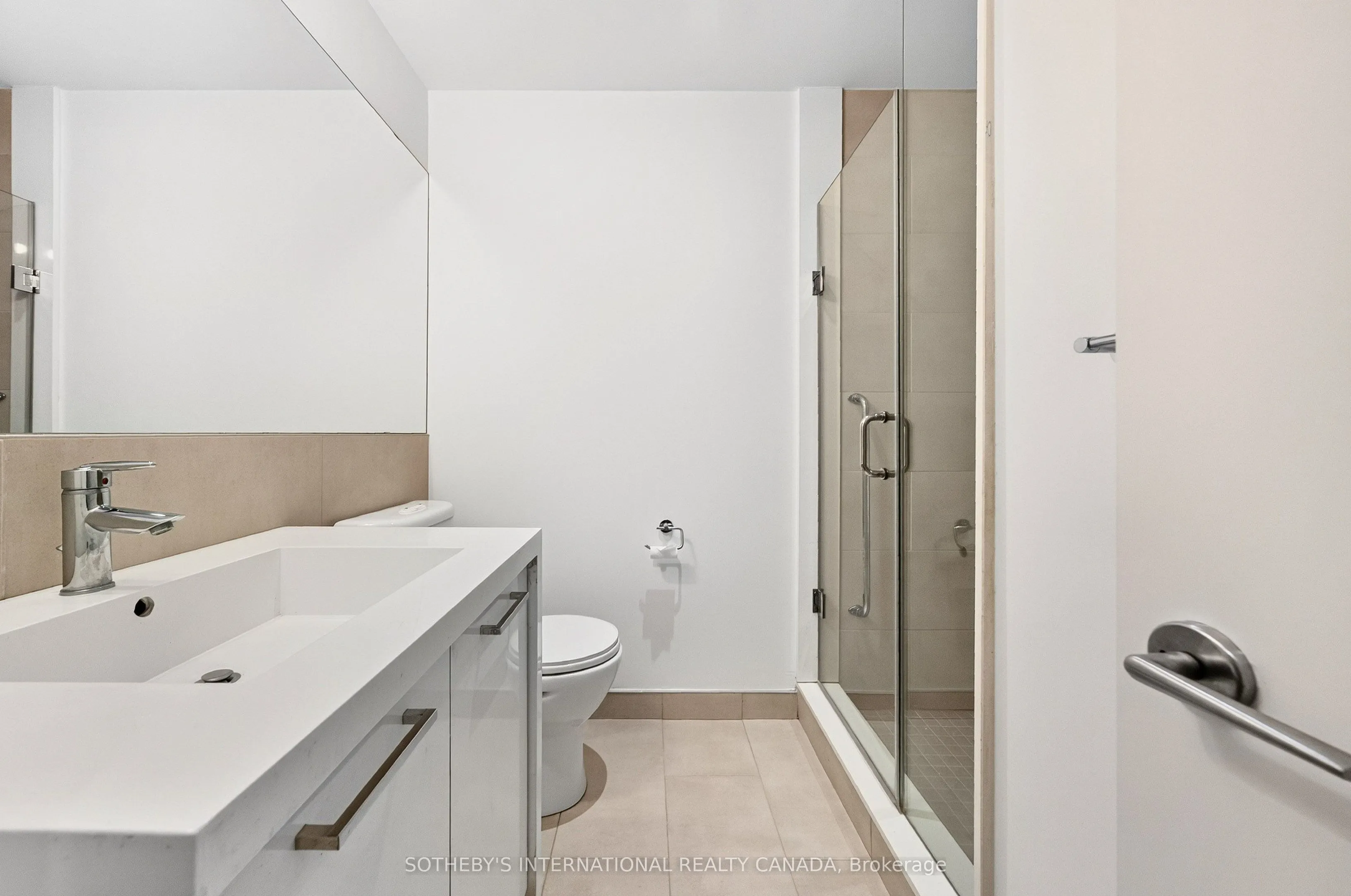319 Carlaw Avenue #406