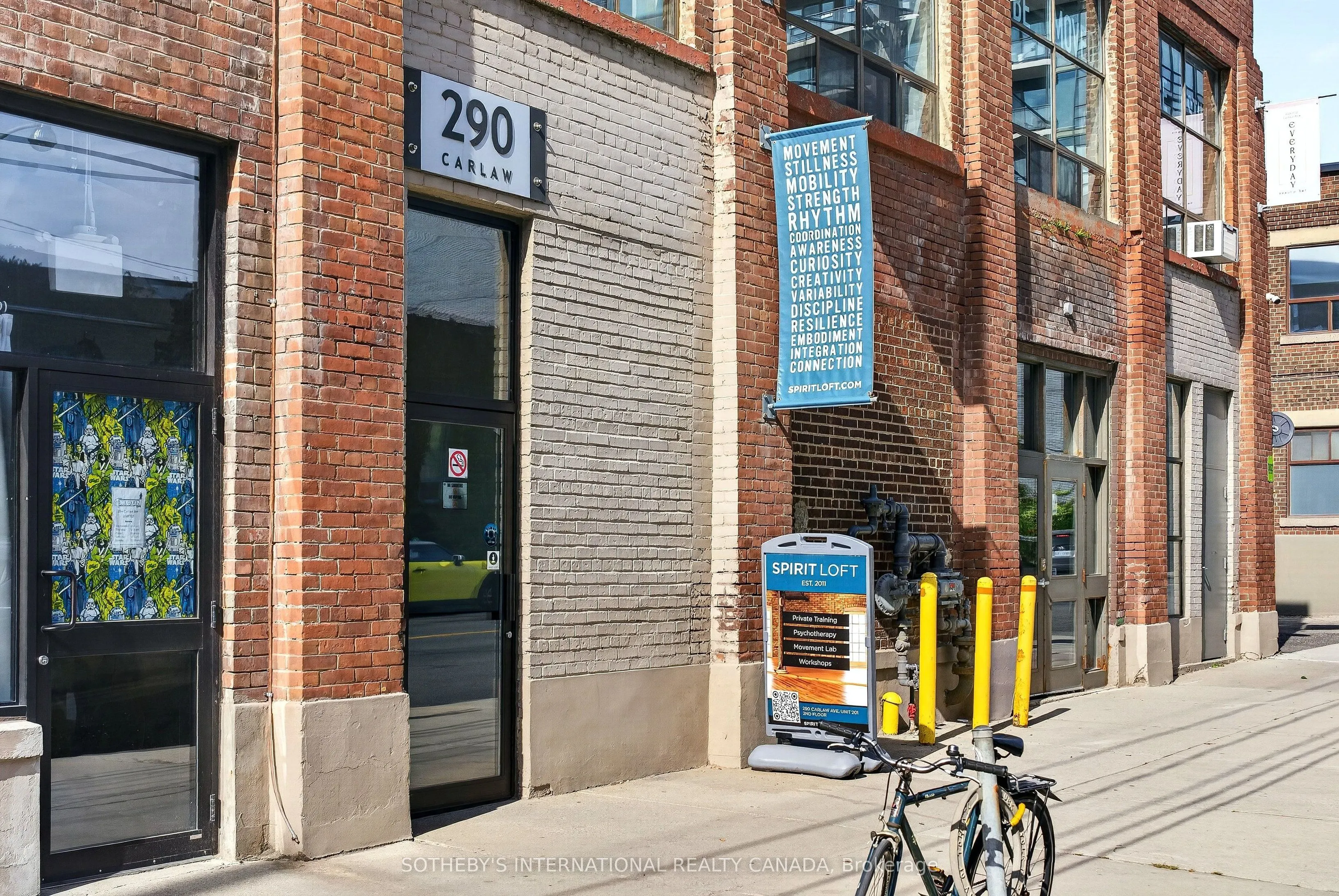 319 Carlaw Avenue #406