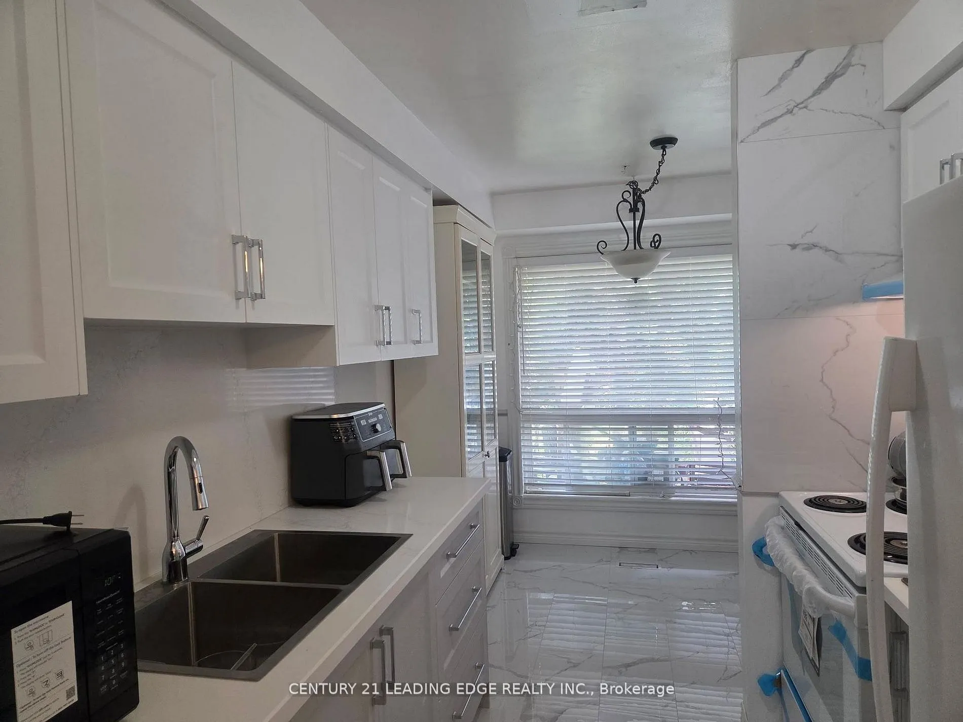 6 Plum Brook Crescent #MAIN & 2ND FLR