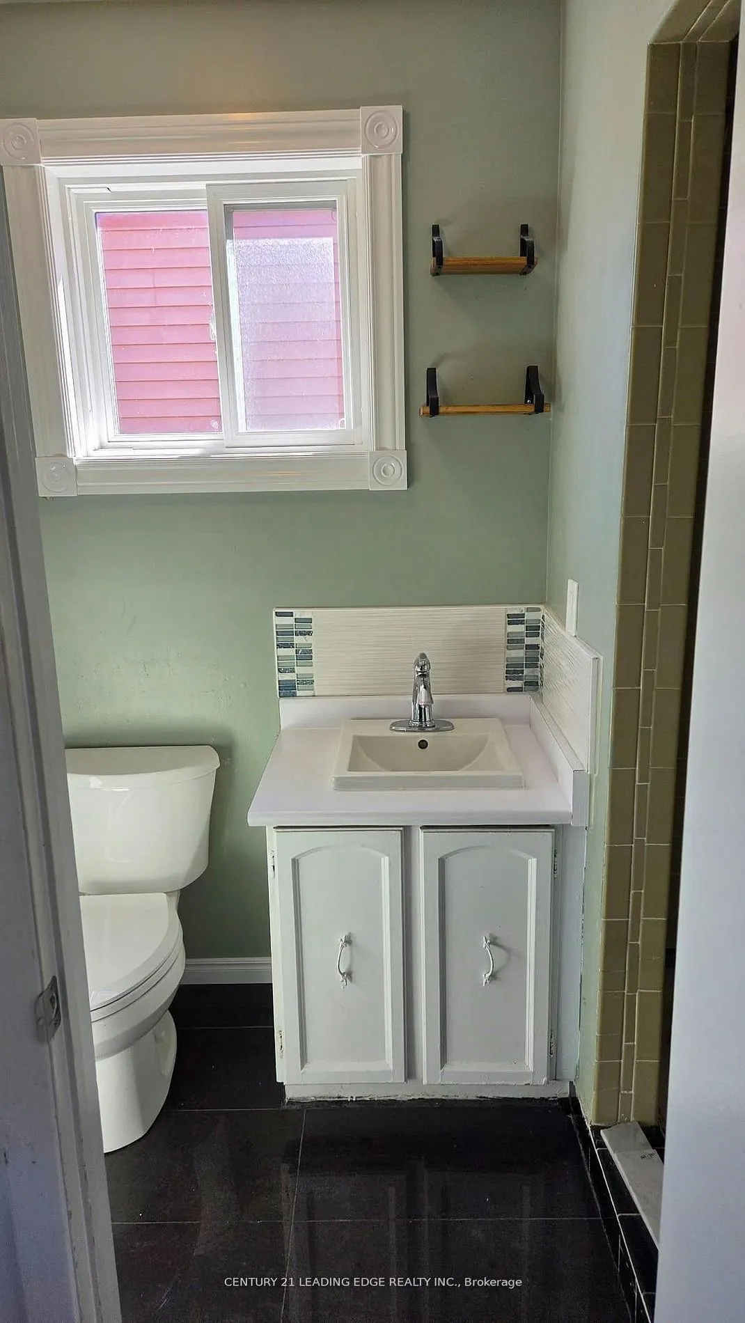 6 Plum Brook Crescent #MAIN & 2ND FLR