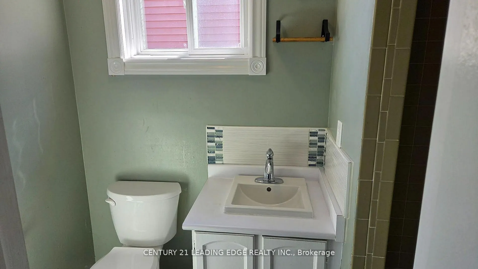 6 Plum Brook Crescent #MAIN & 2ND FLR