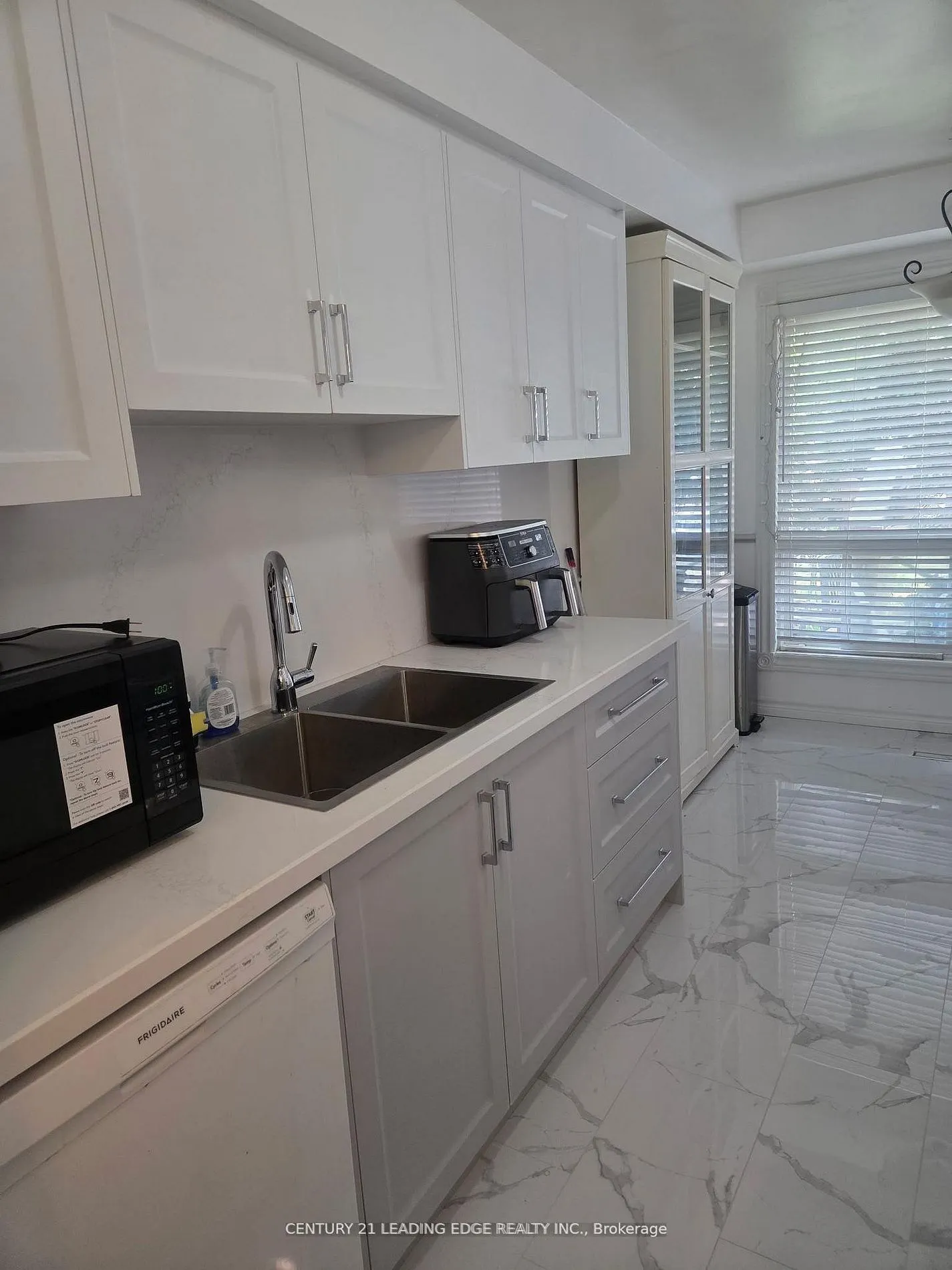 6 Plum Brook Crescent #MAIN & 2ND FLR