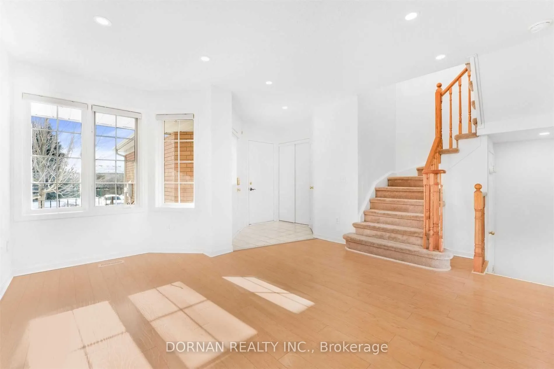 76 Greengrove Way