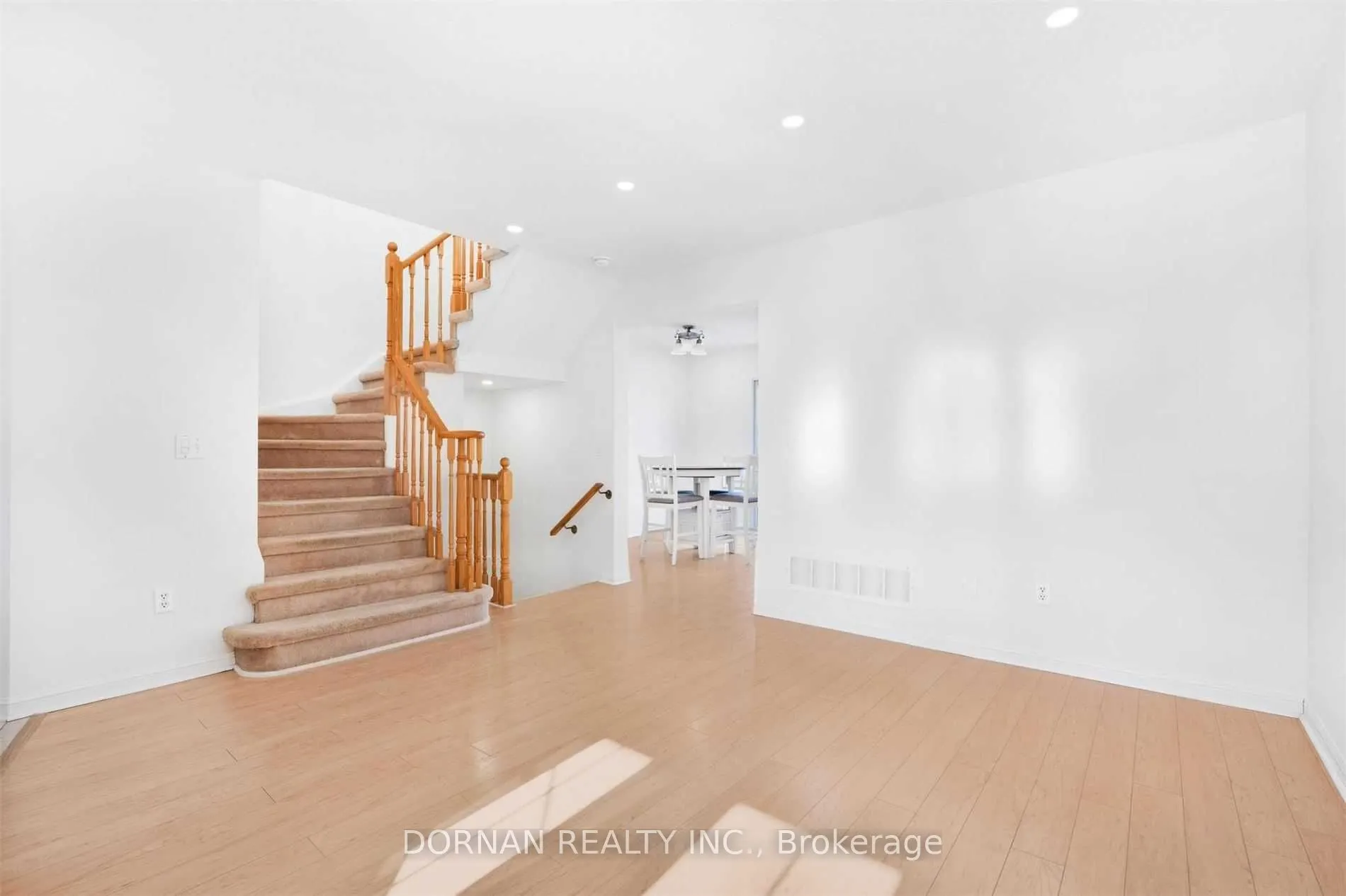 76 Greengrove Way