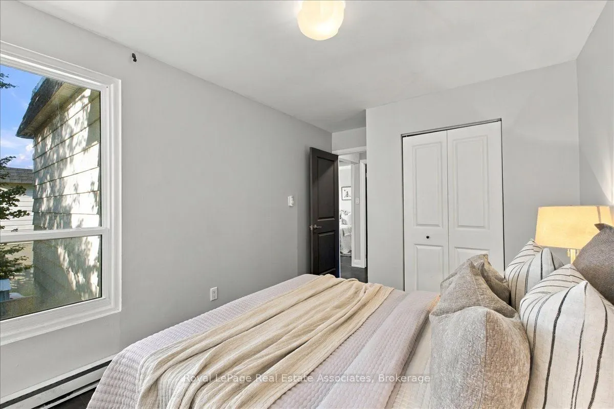 540 Mary Street E #1-4