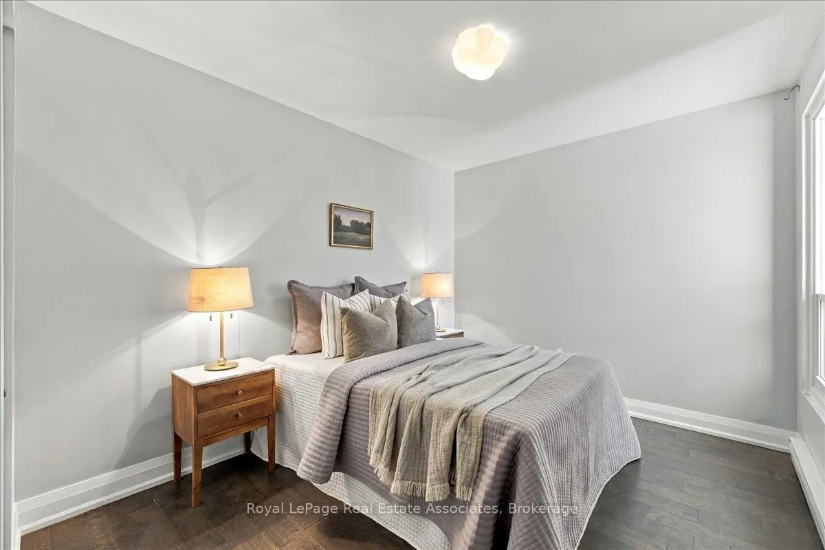 540 Mary Street E #1-4