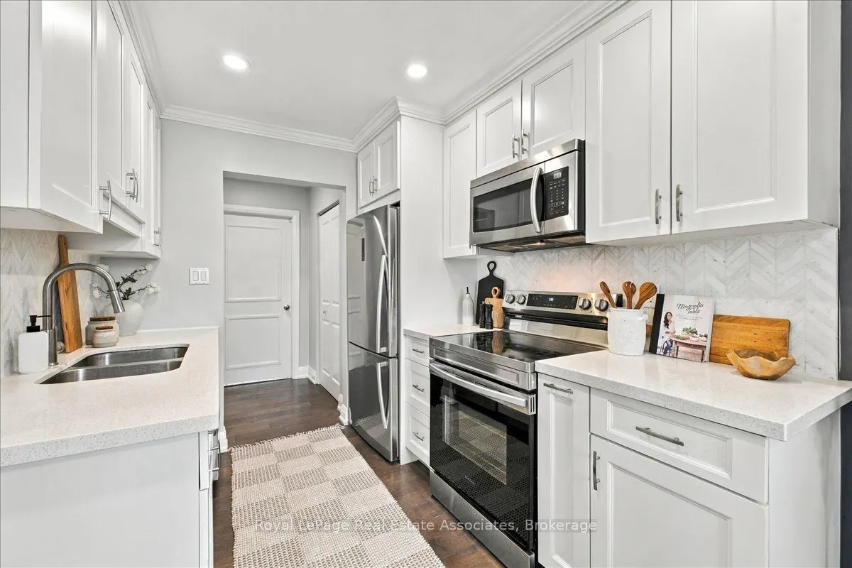 540 Mary Street E #1-4