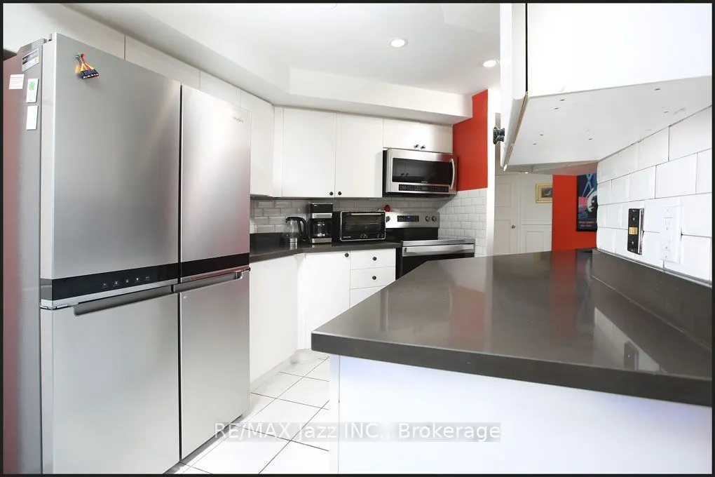 360 Watson Street W #105
