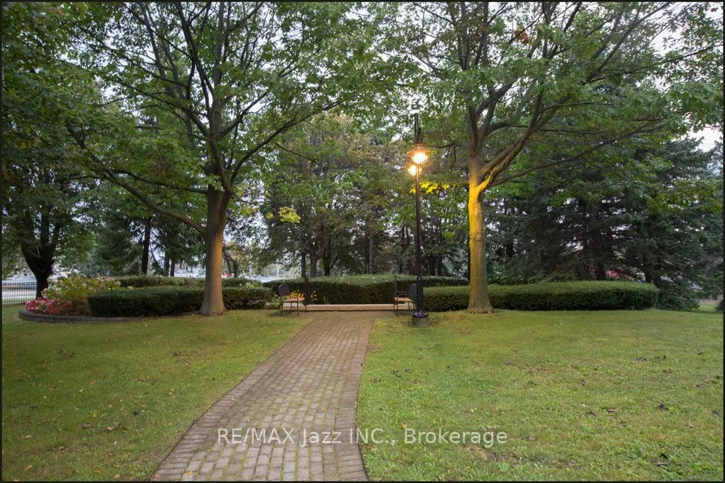 360 Watson Street W #105