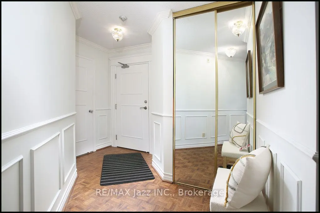 360 Watson Street W #105