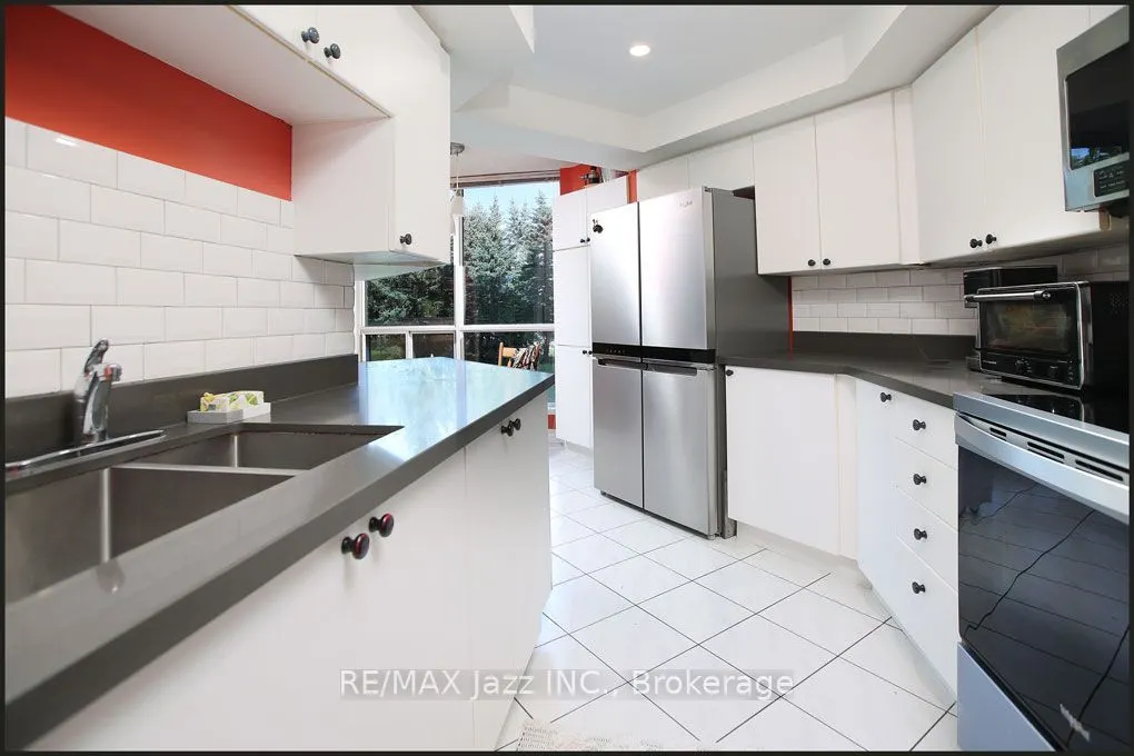 360 Watson Street W #105