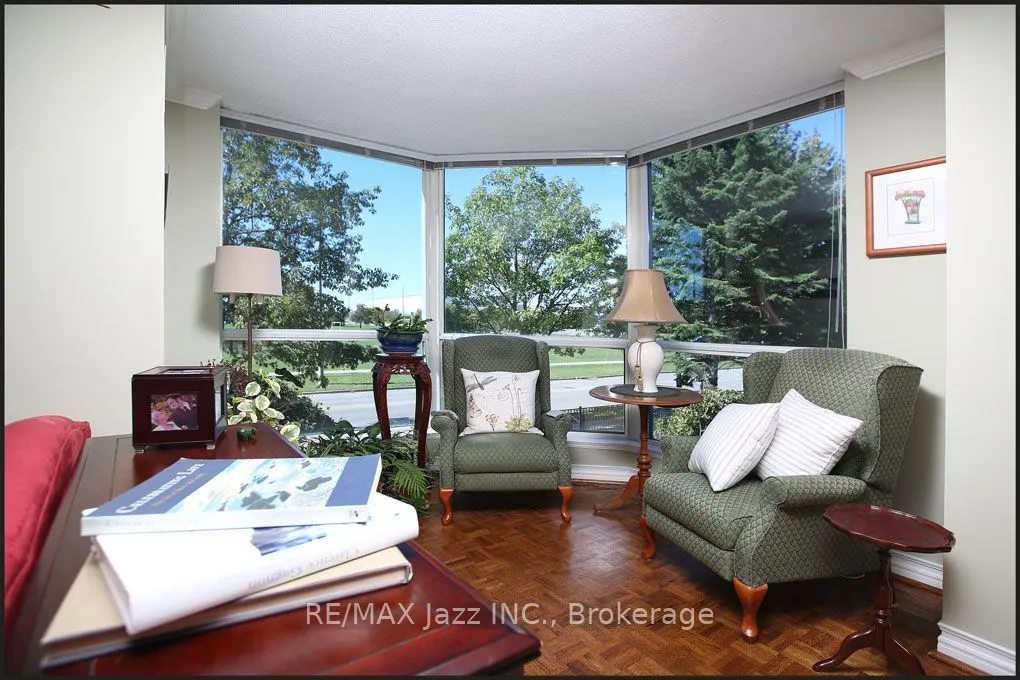 360 Watson Street W #105