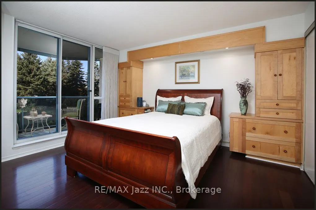 360 Watson Street W #105