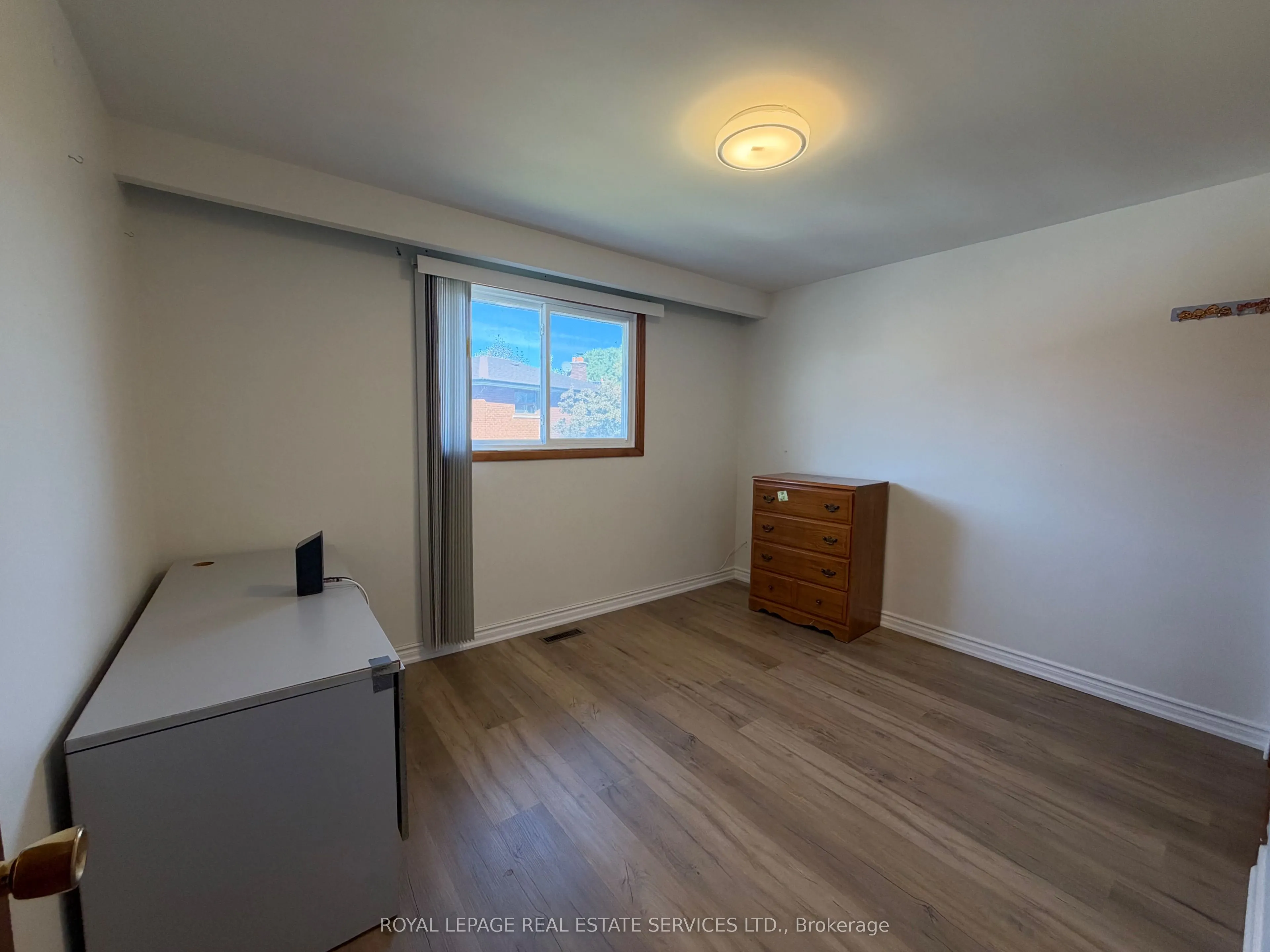 66 Terryhill Crescent #Upper