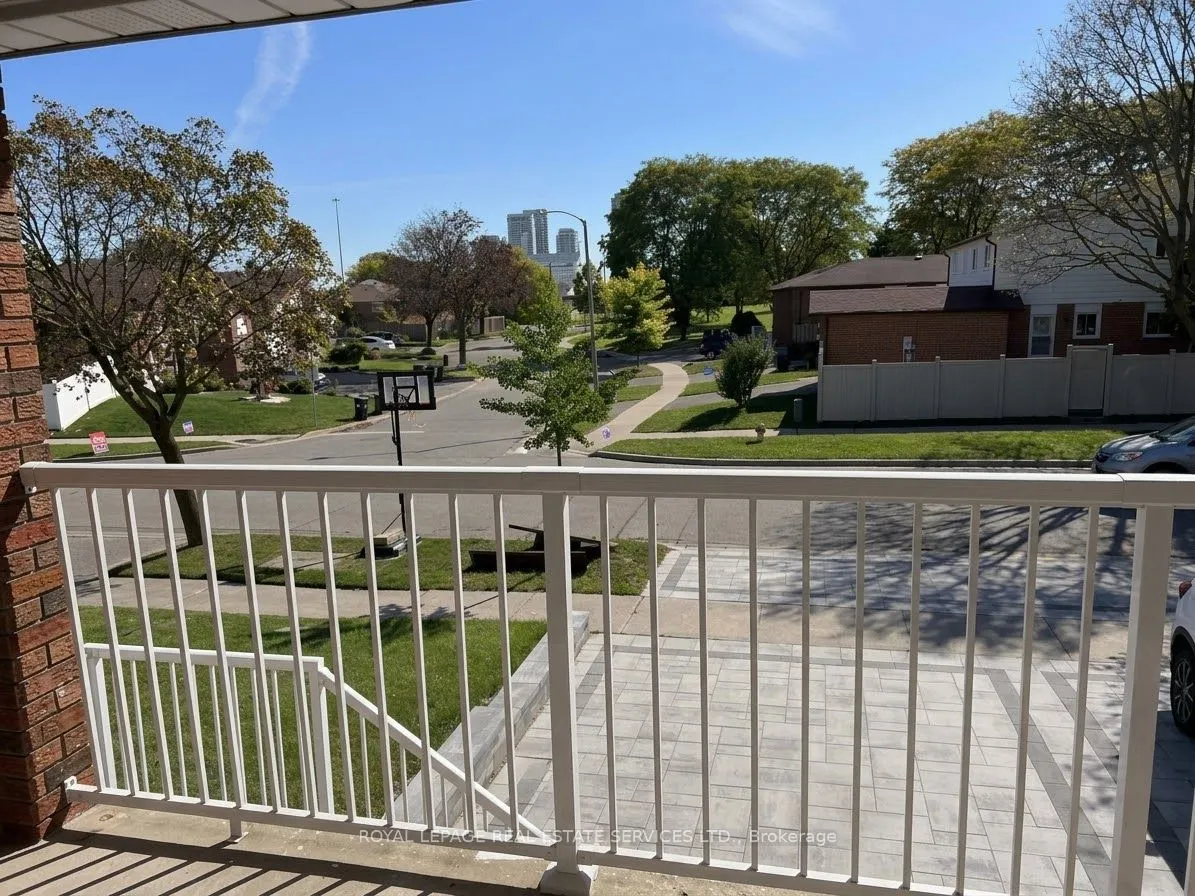 66 Terryhill Crescent #Upper