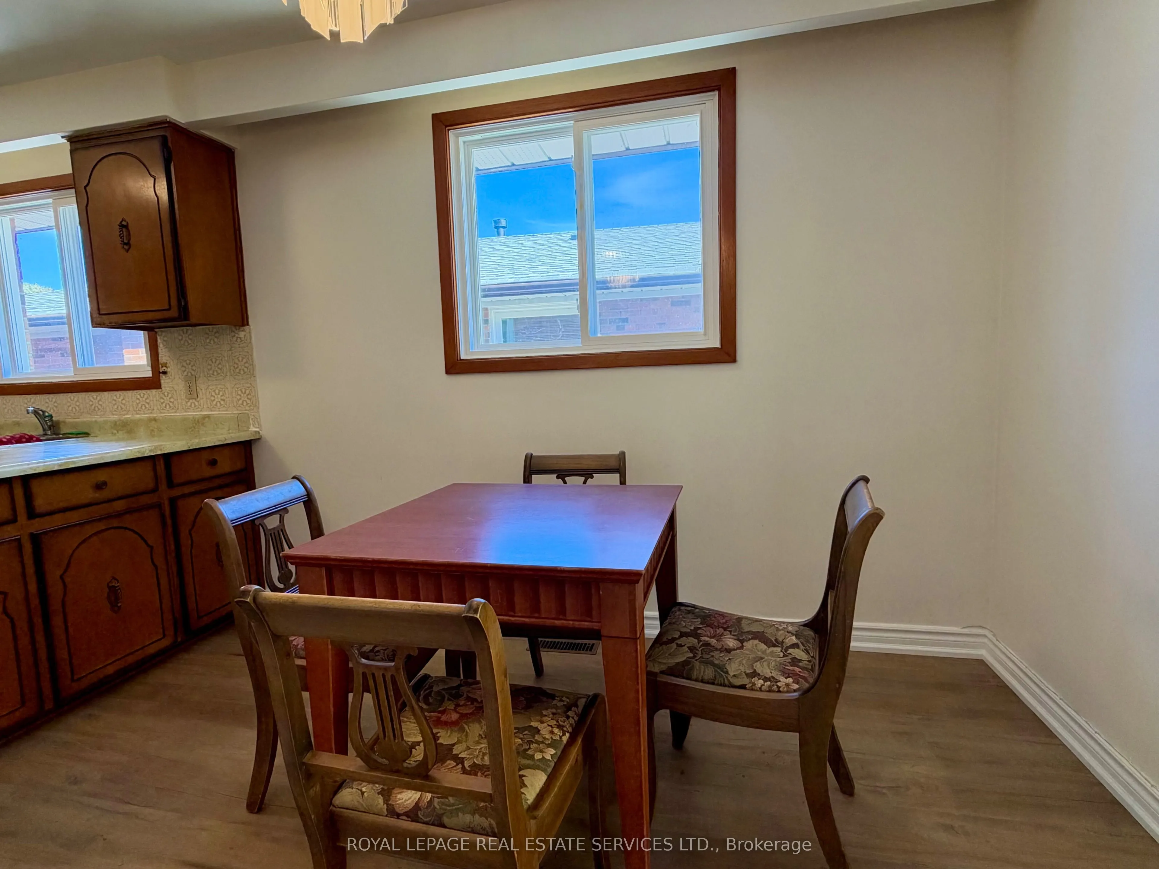 66 Terryhill Crescent #Upper
