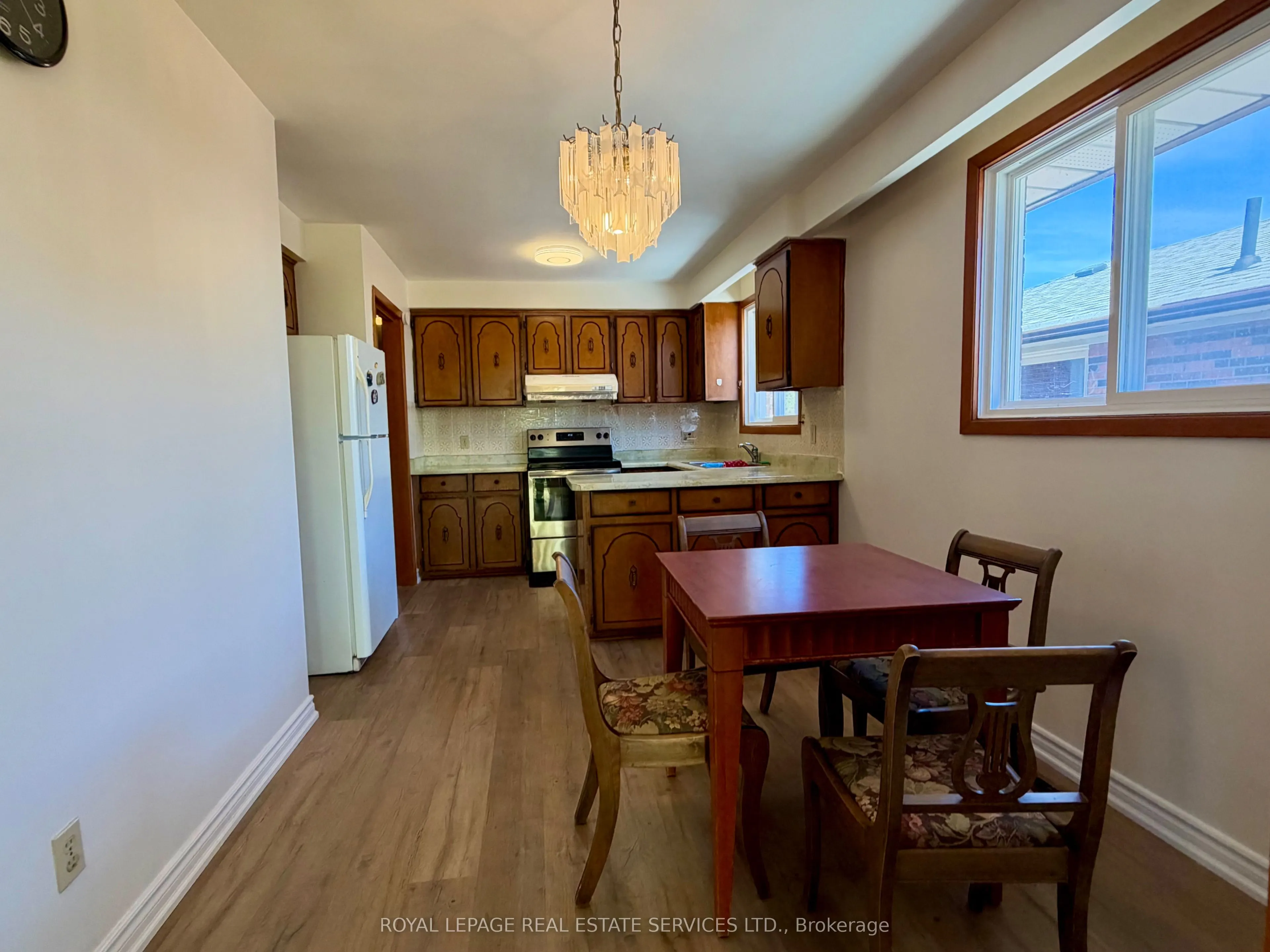 66 Terryhill Crescent #Upper