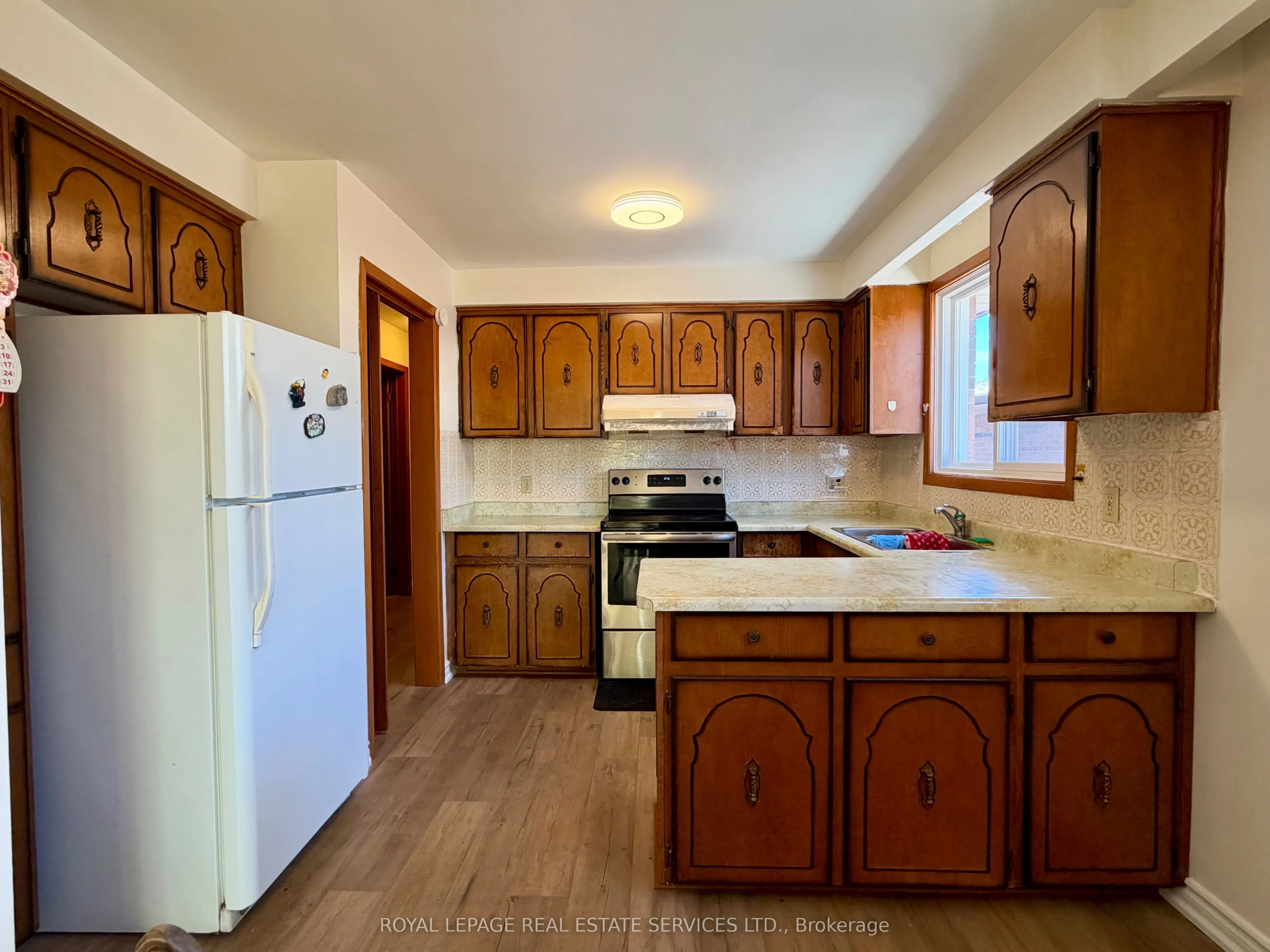 66 Terryhill Crescent #Upper
