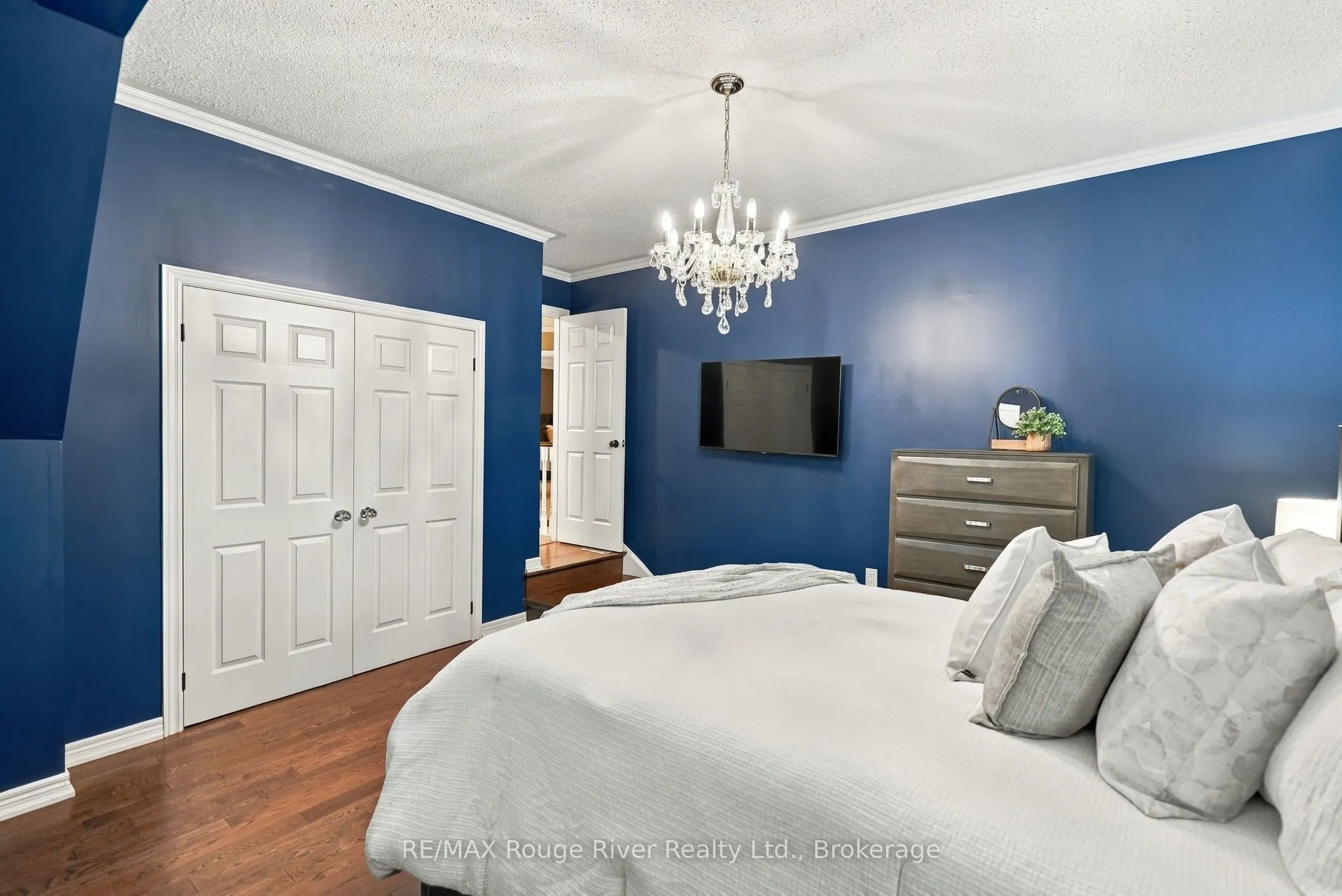 264 Ryerson Crescent