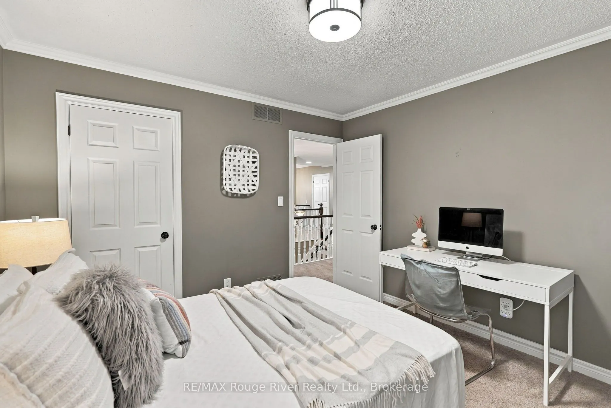 264 Ryerson Crescent