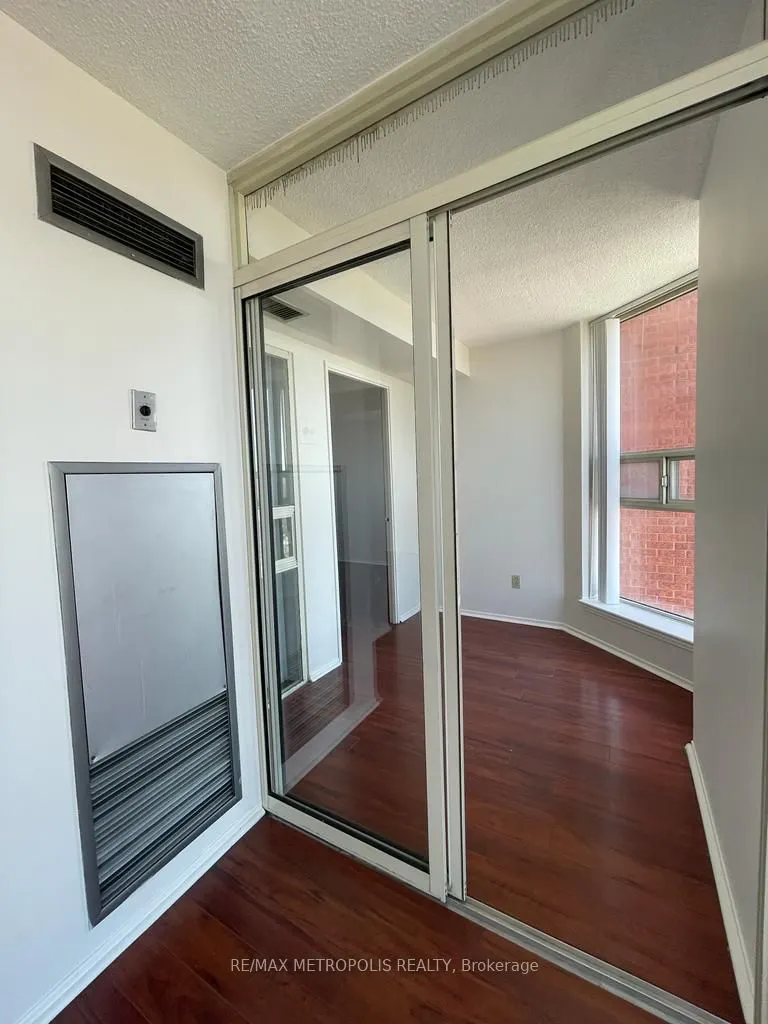 2460 Eglinton Avenue E #1412