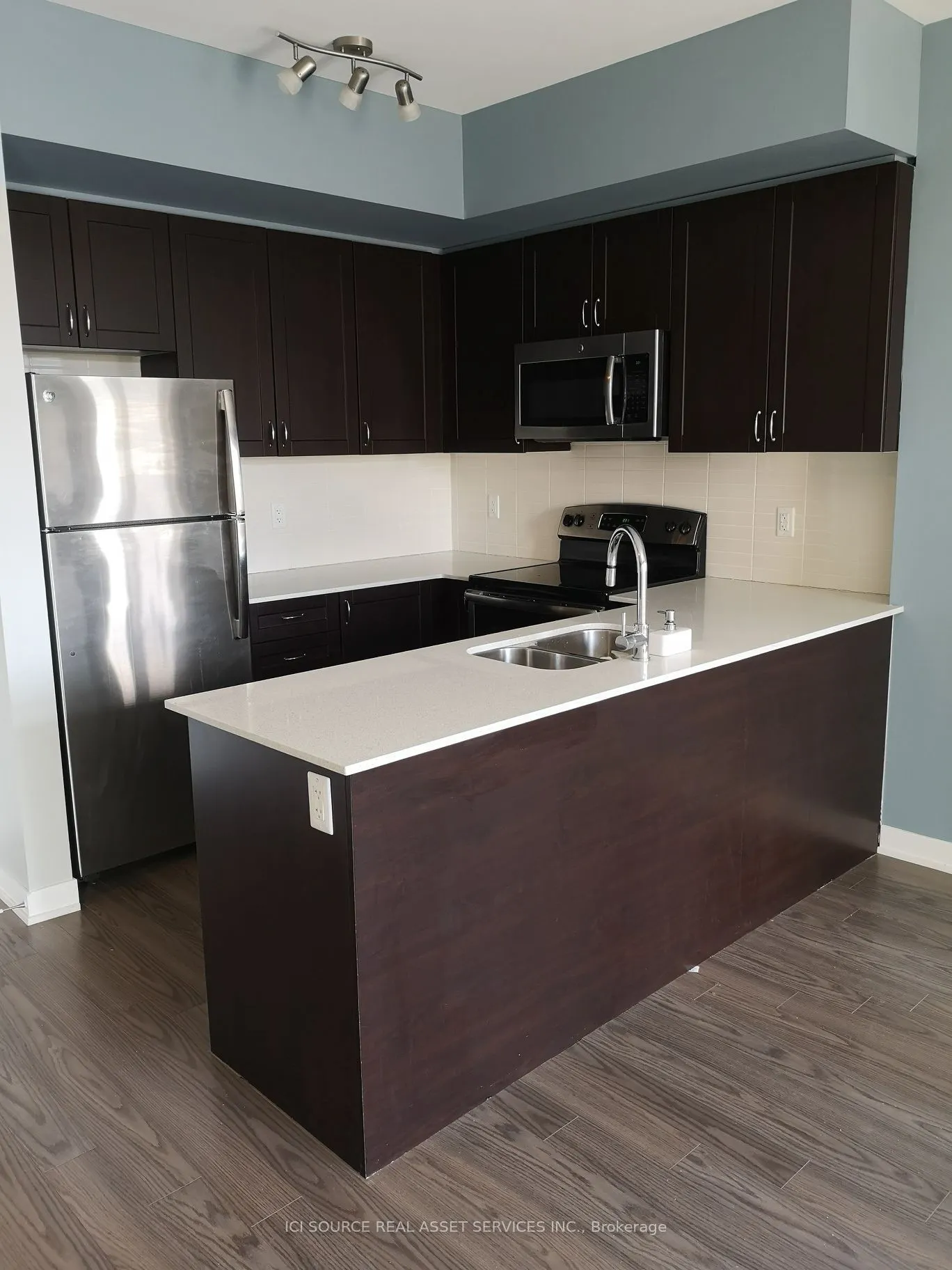 3560 St. Clair Avenue E #423