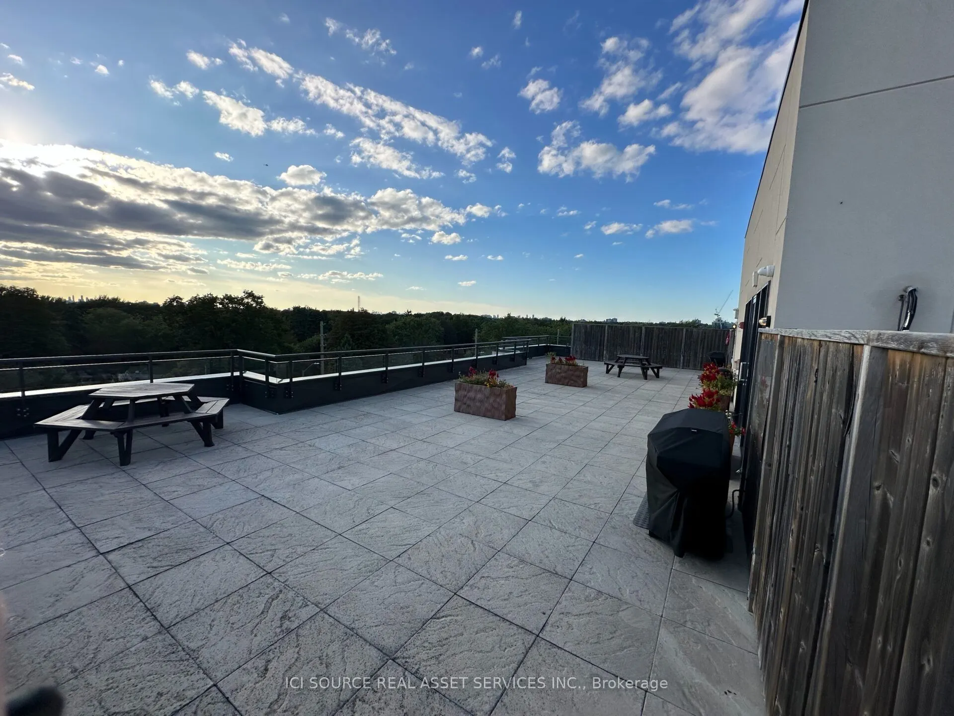 3560 St. Clair Avenue E #423