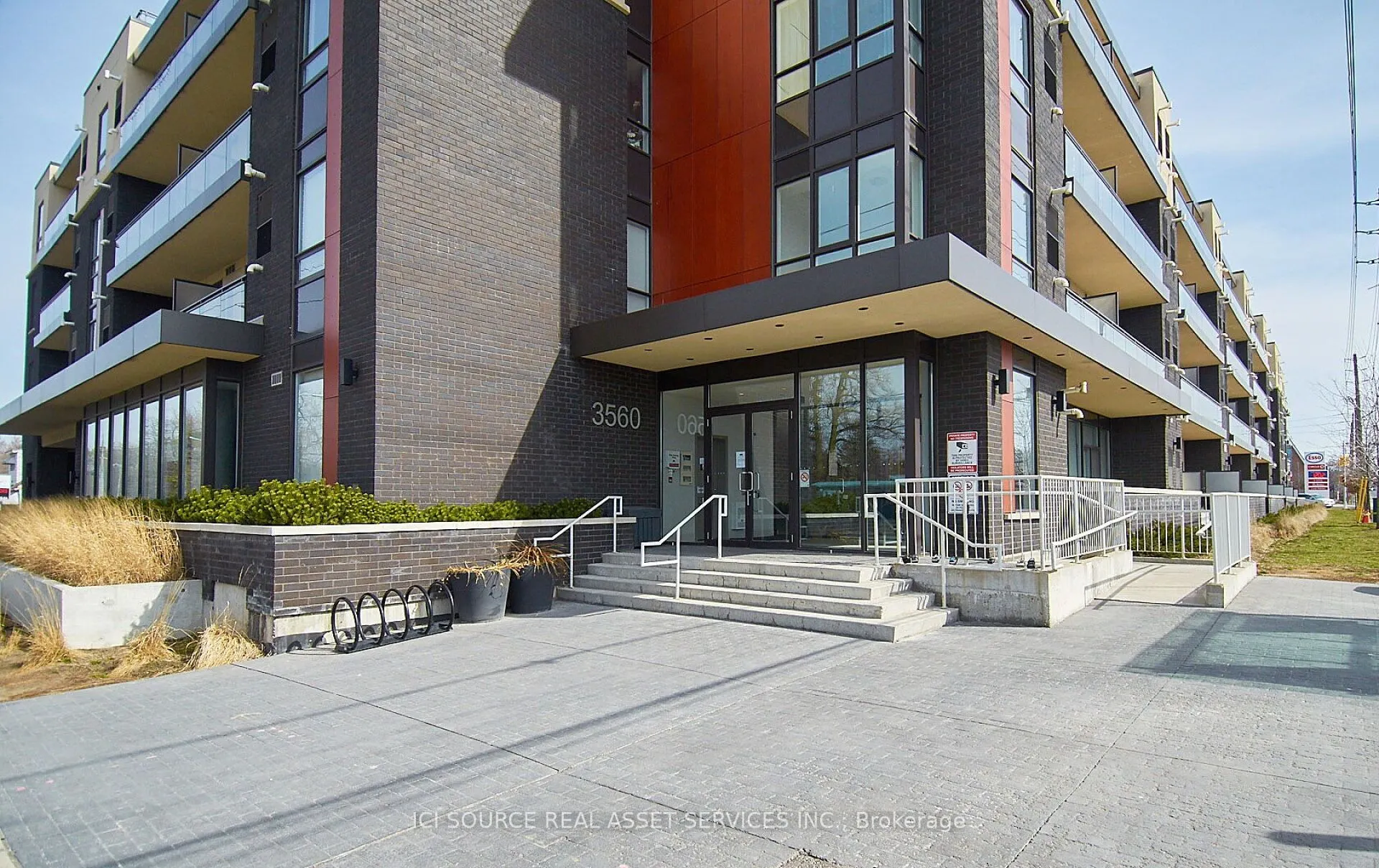 3560 St. Clair Avenue E #423