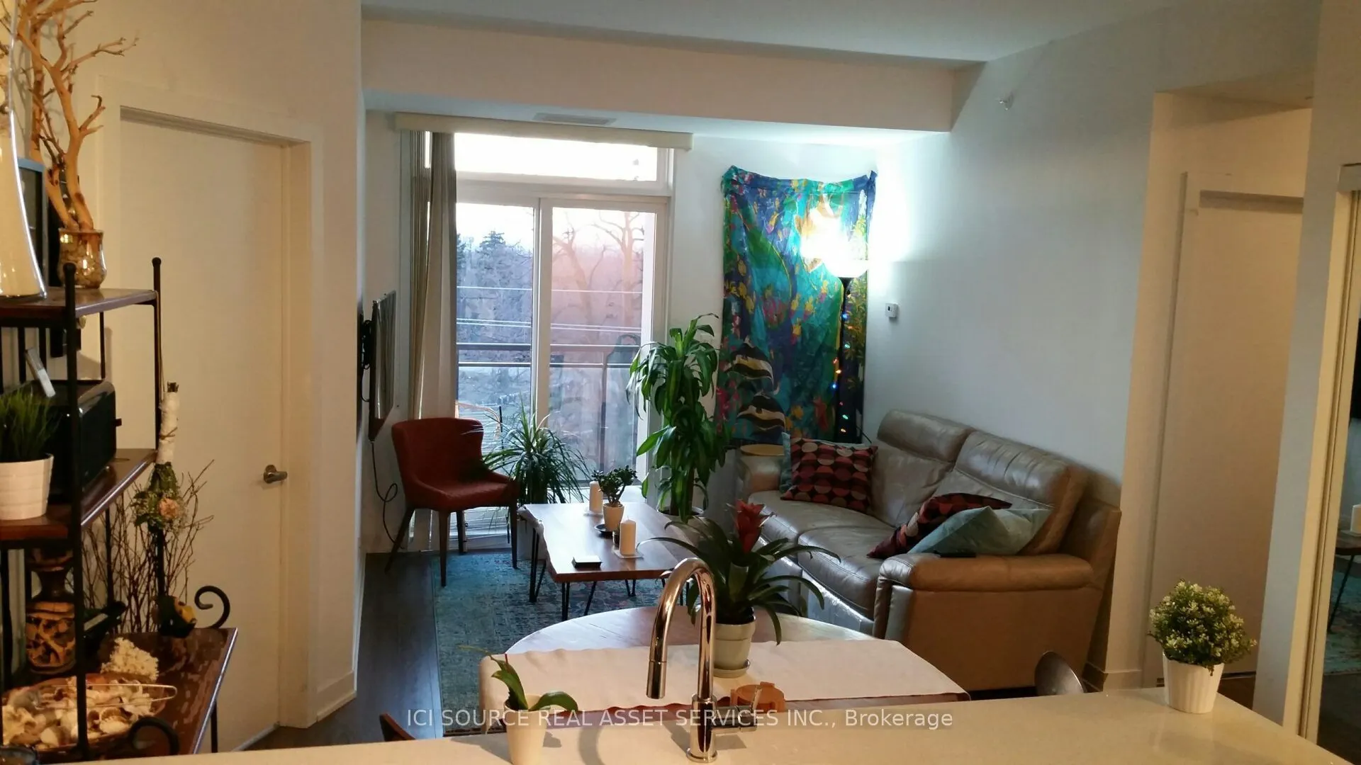 3560 St. Clair Avenue E #423