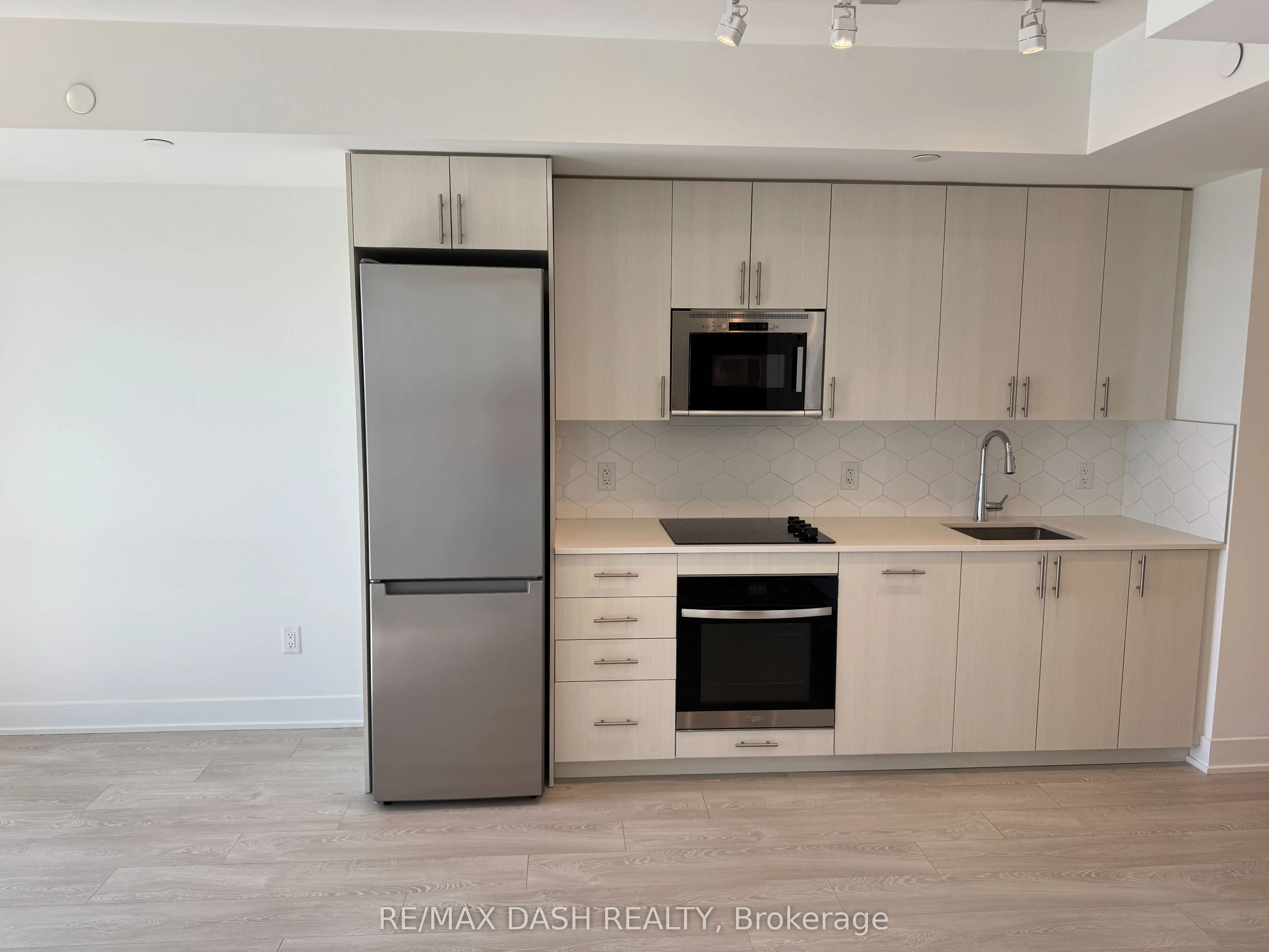 2545 Simcoe Street N #1622