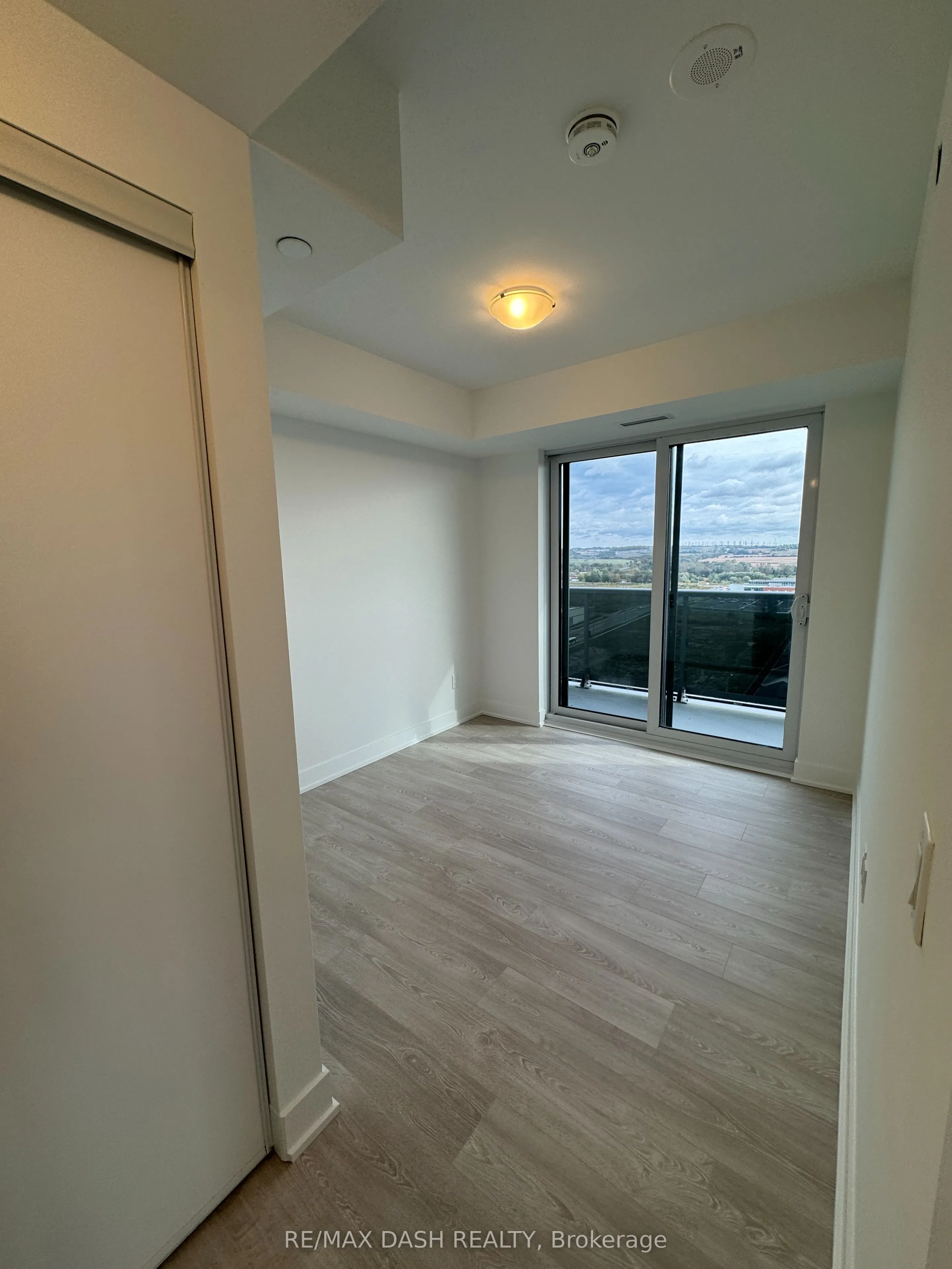 2545 Simcoe Street N #1838