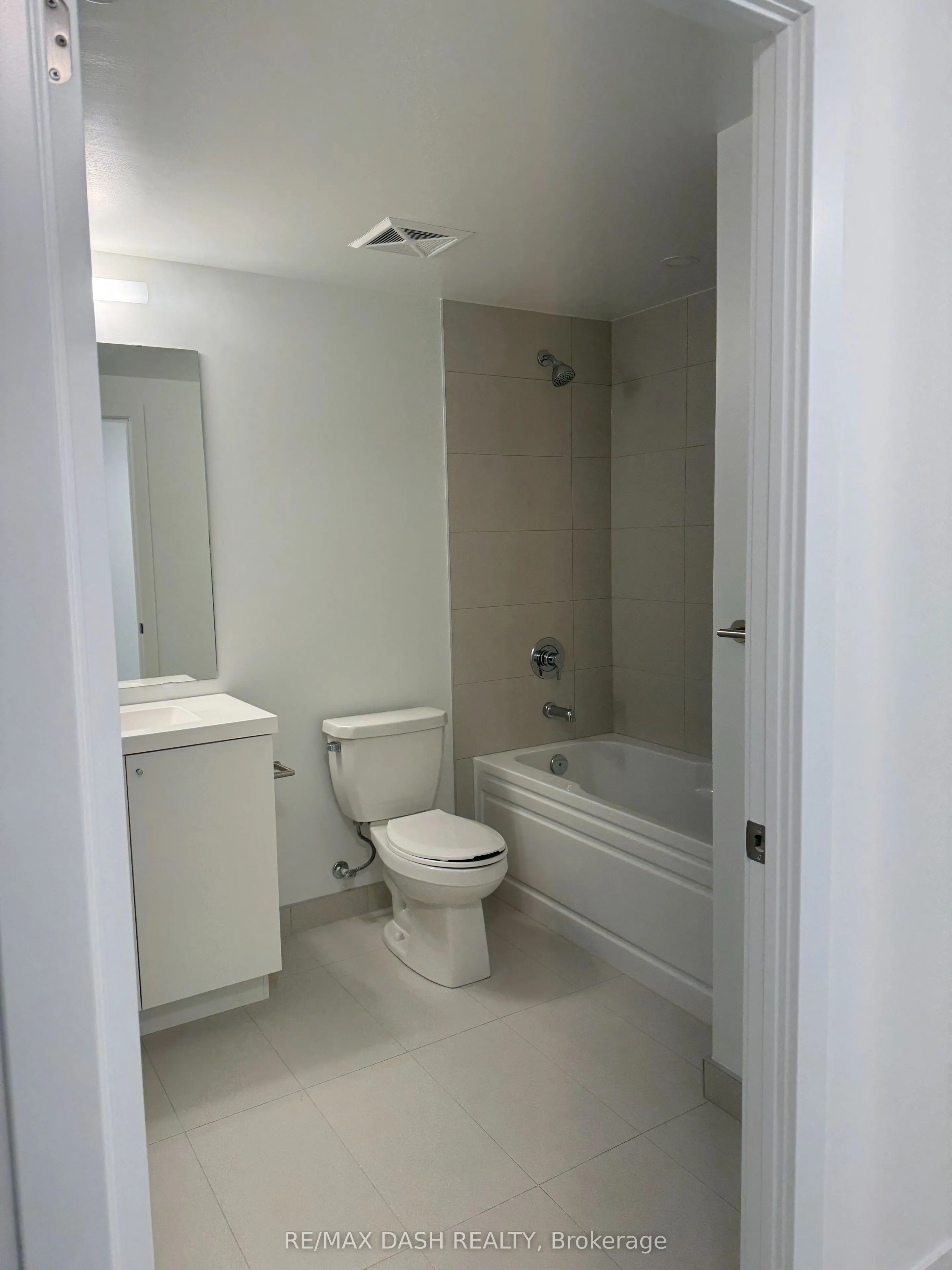 2545 Simcoe Street N #1838