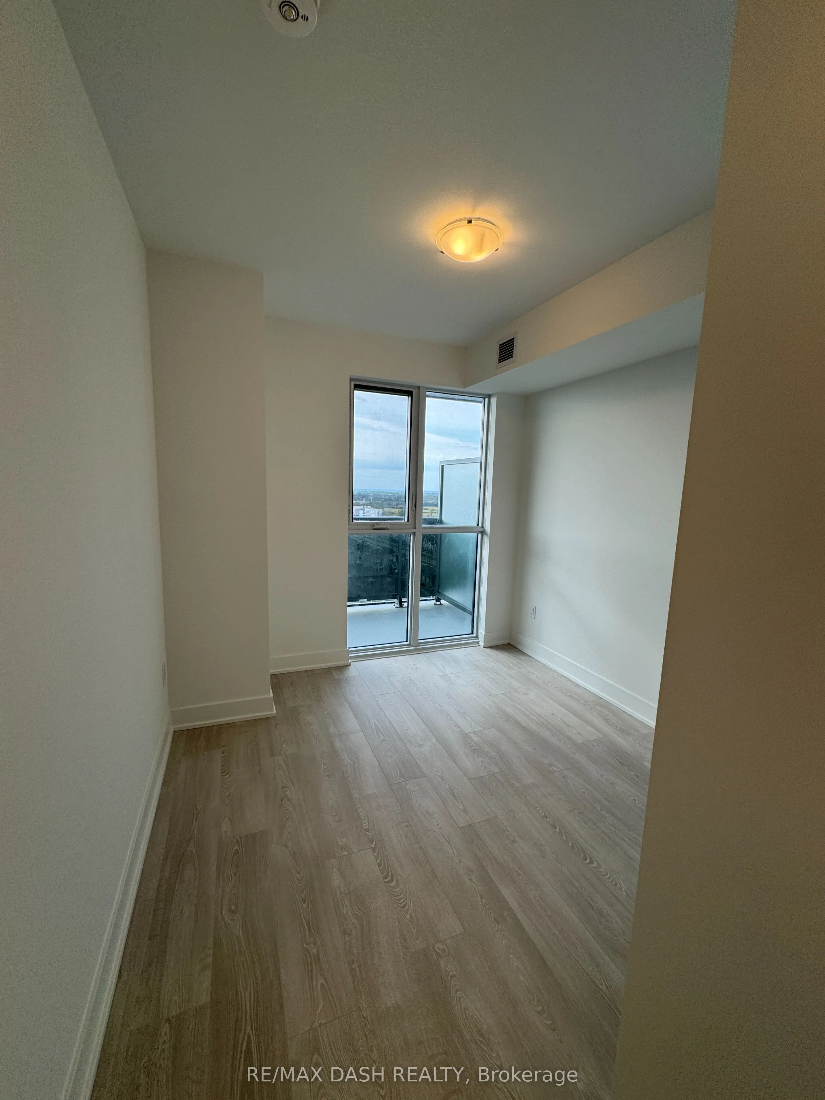 2545 Simcoe Street N #1838