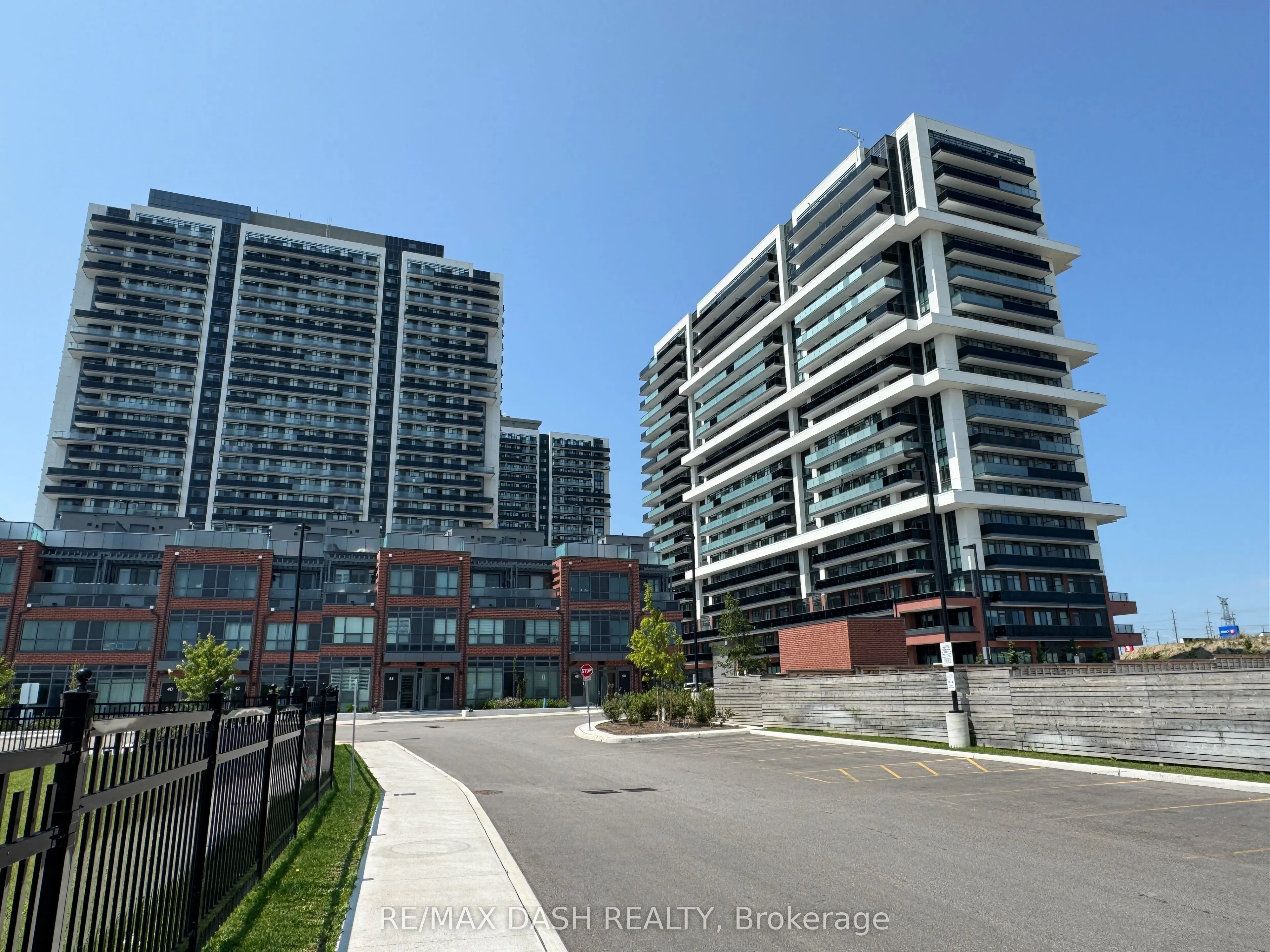 2545 Simcoe Street N #1838