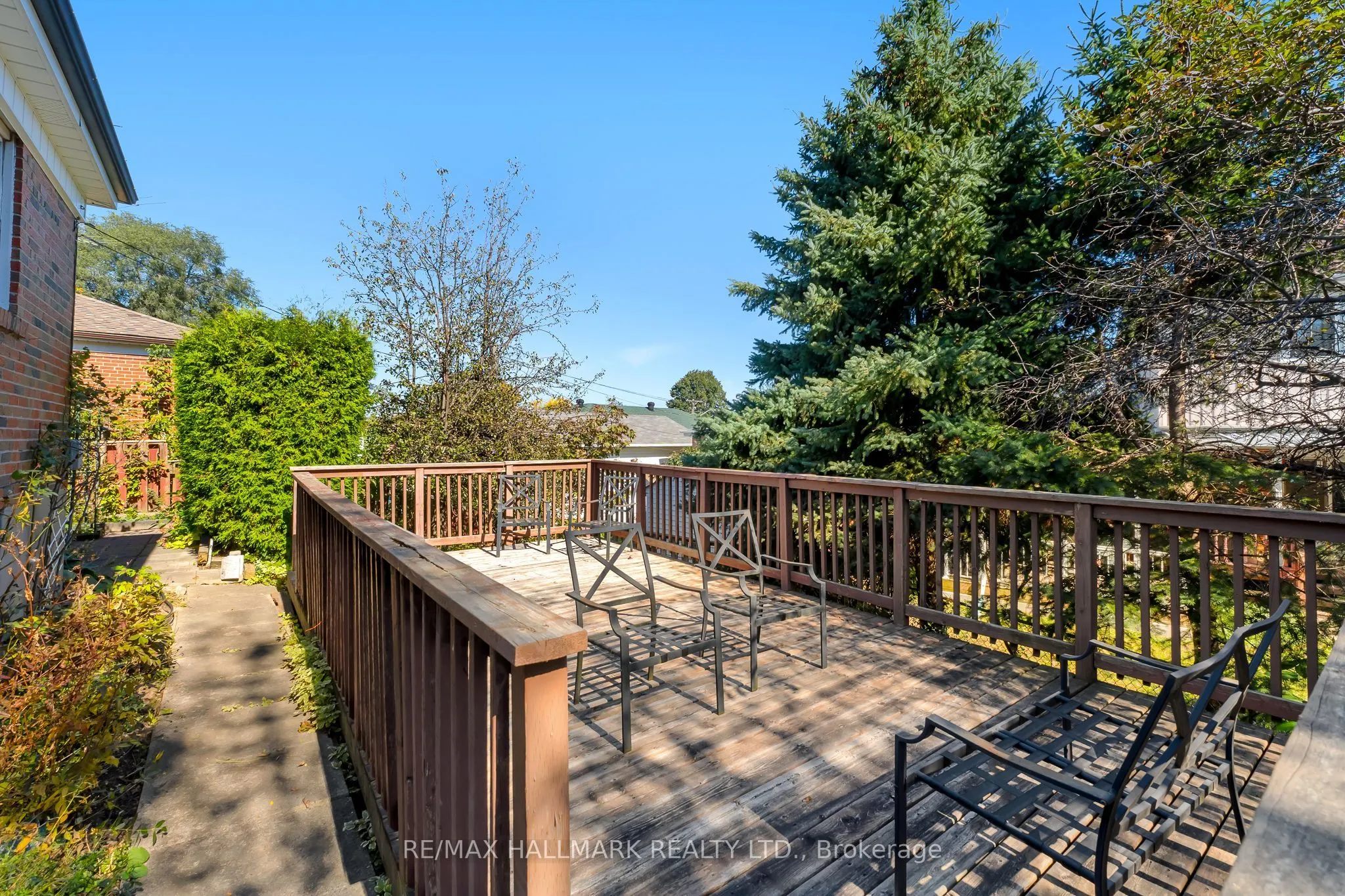 3 Armada Court