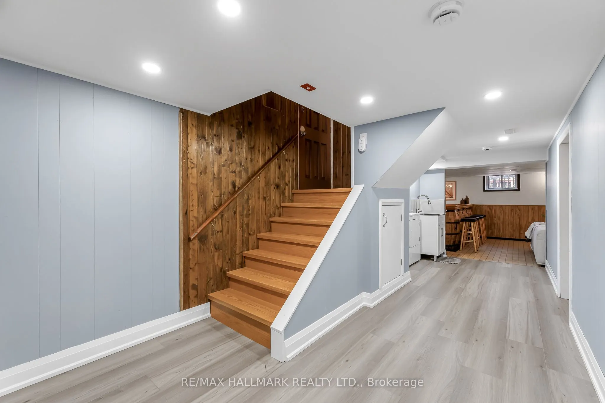 3 Armada Court