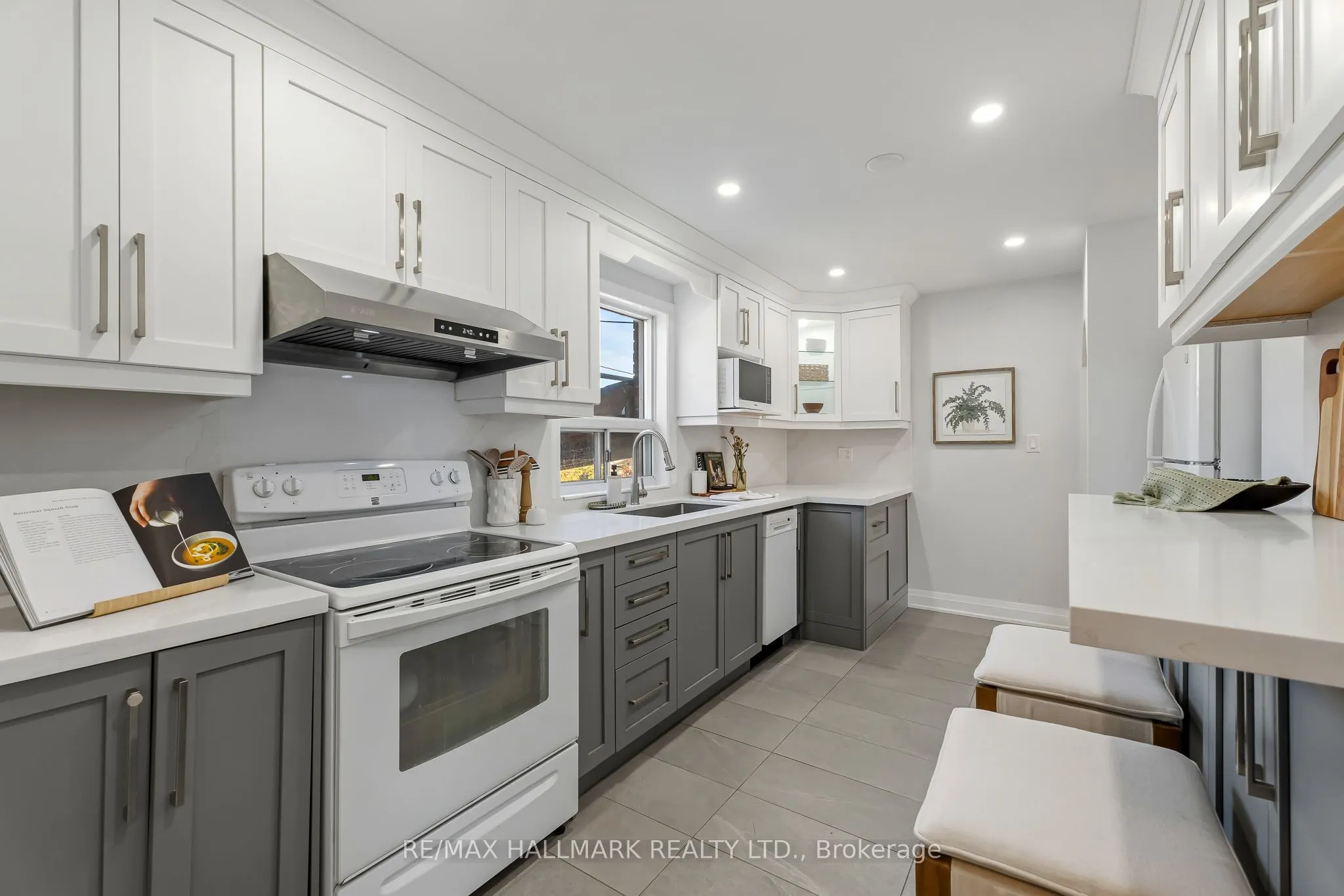 3 Armada Court